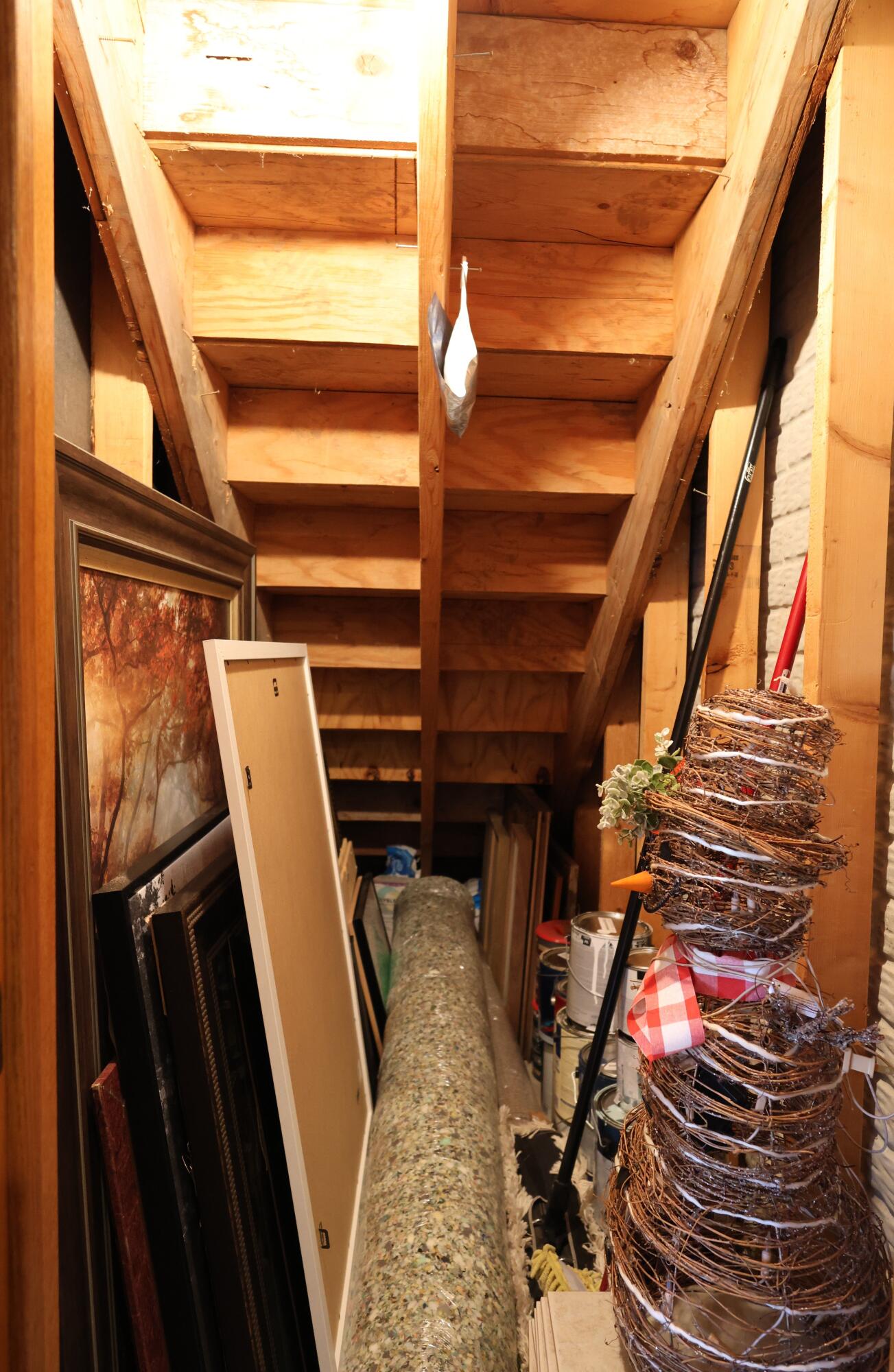 499 South Cully Avenue Property Photo 38