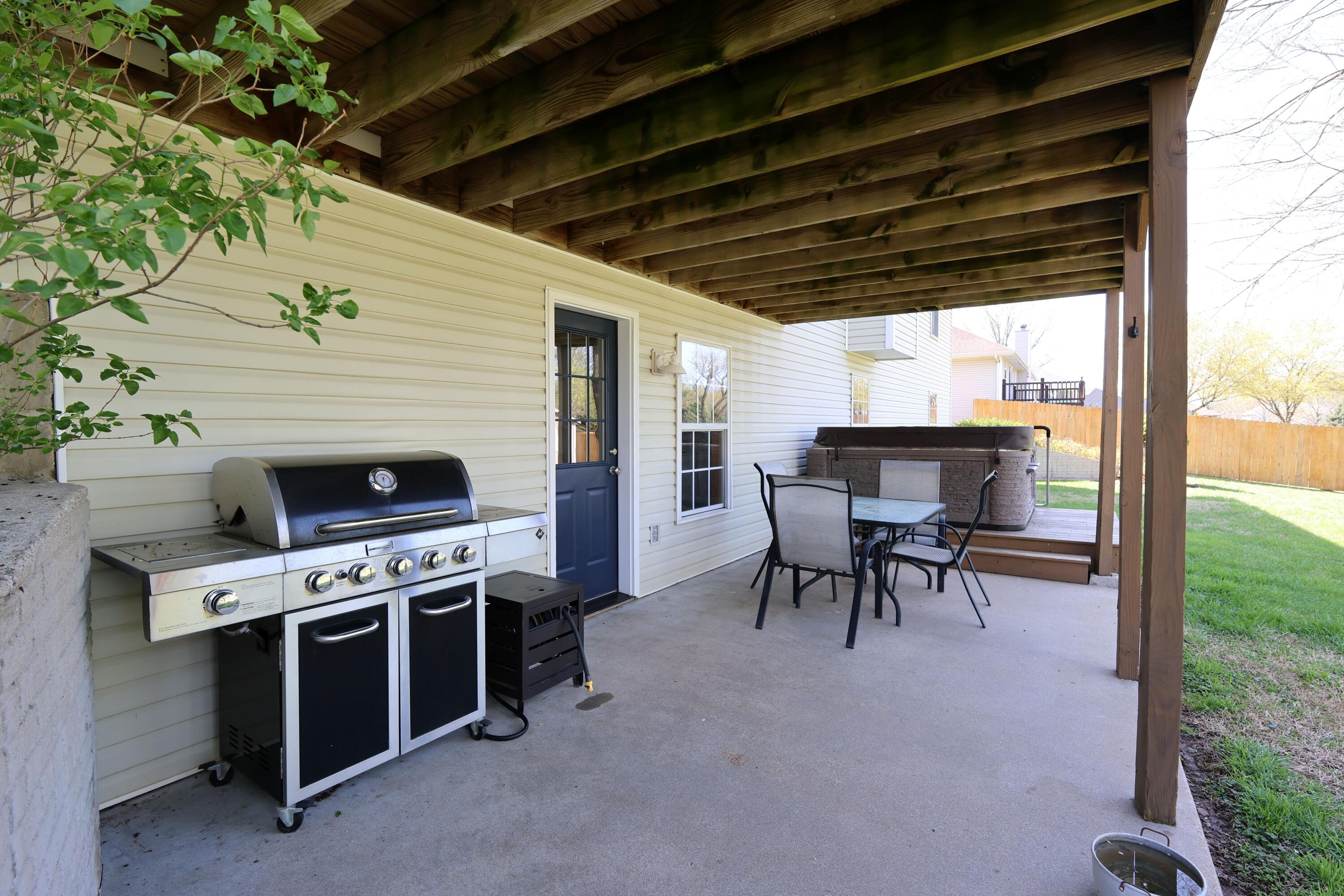 499 South Cully Avenue Property Photo 39