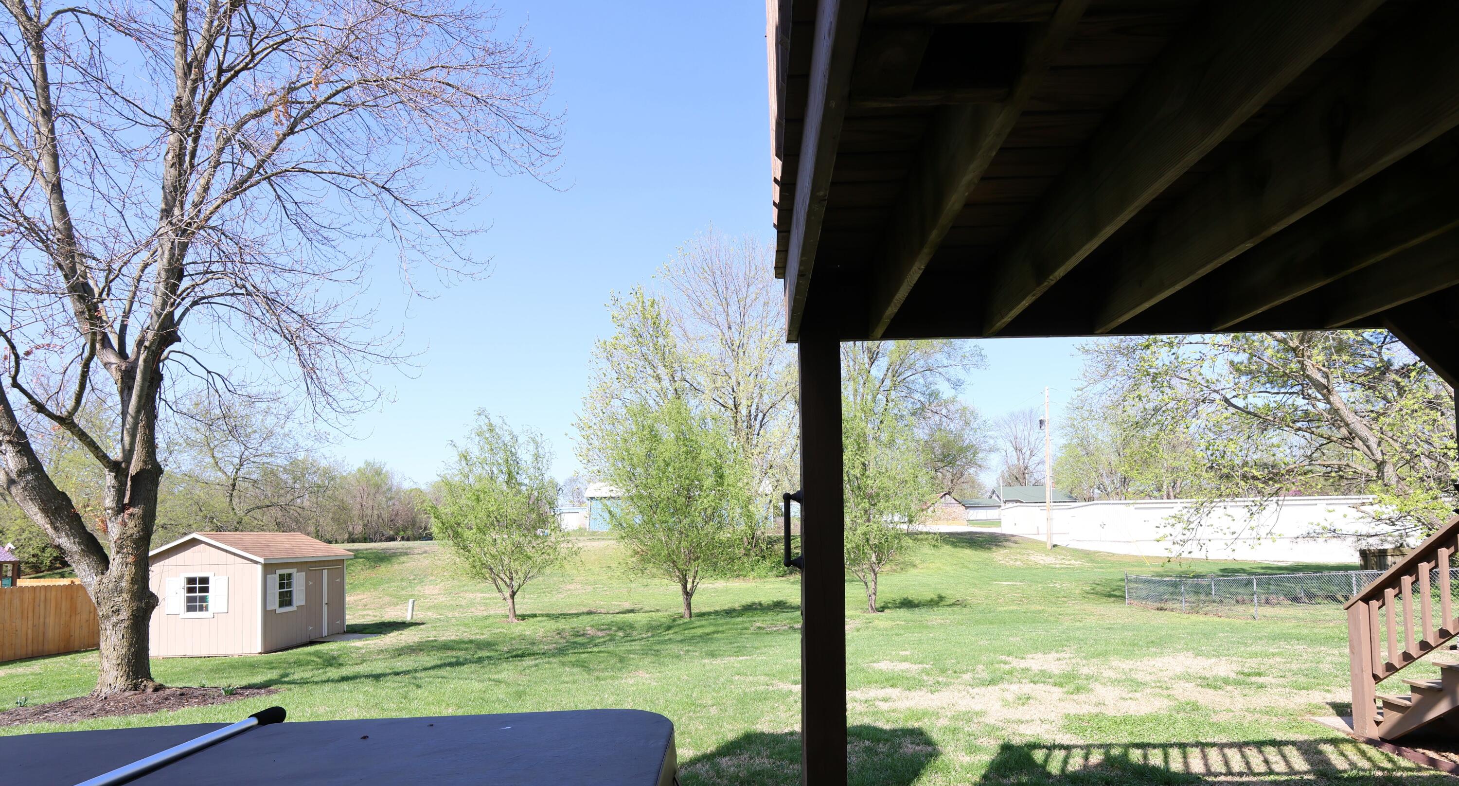 499 South Cully Avenue Property Photo 40