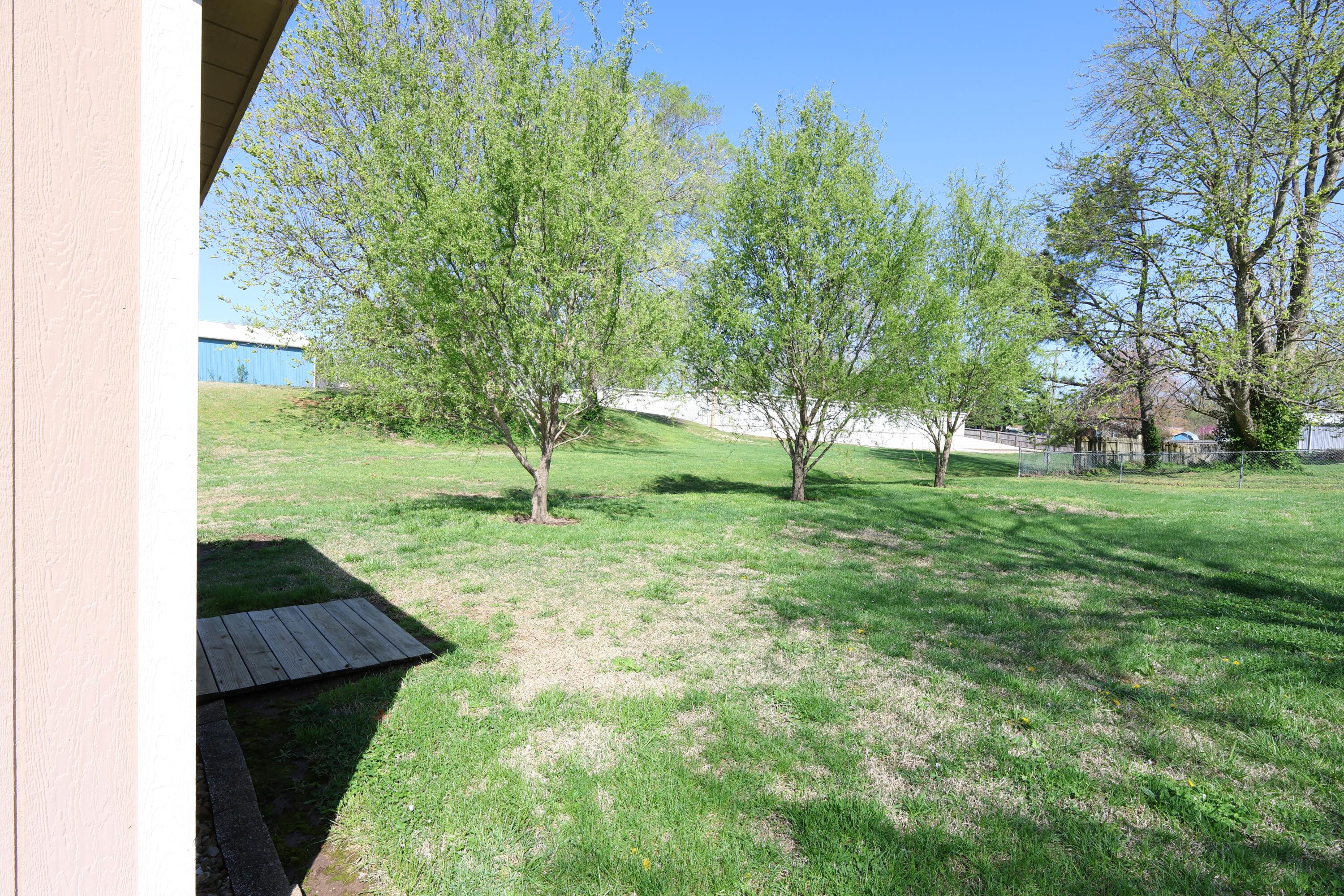 499 South Cully Avenue Property Photo 43