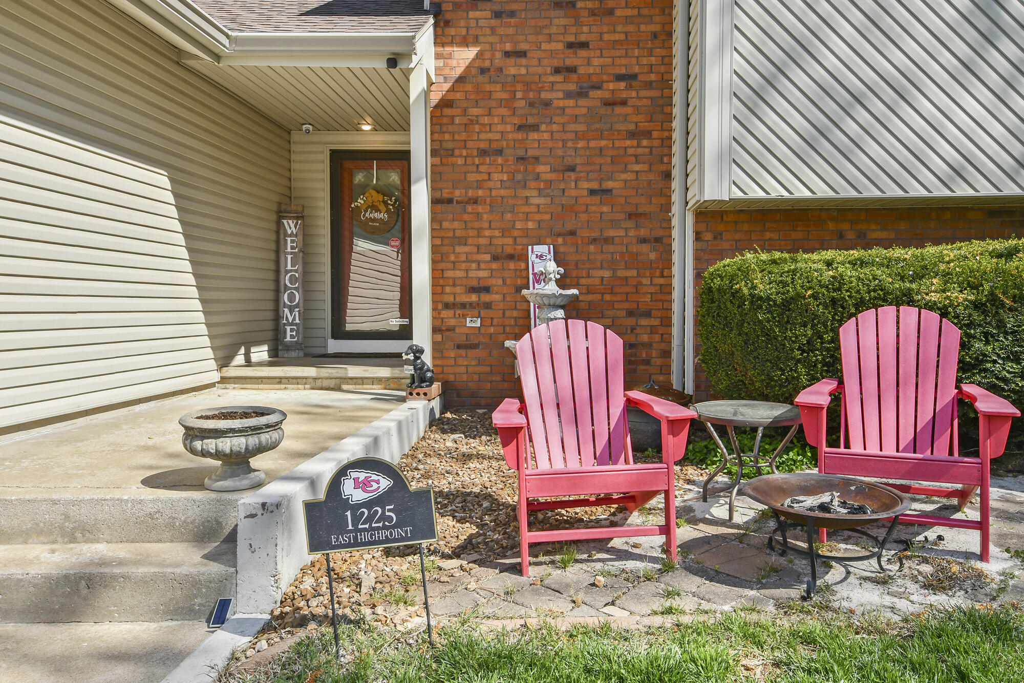 1225 East Highpoint Street Property Photo 5