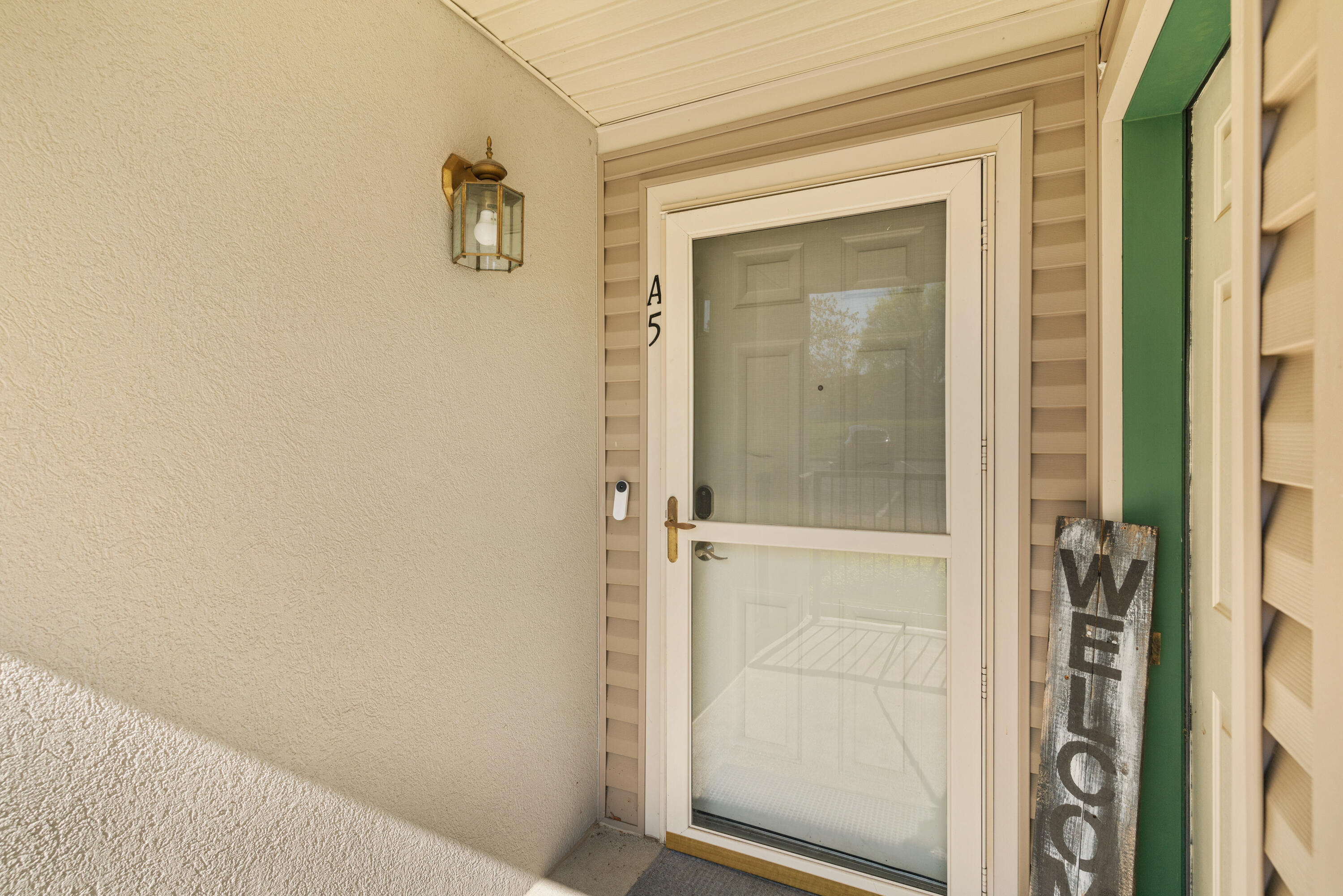 155 West Rockford Drive Property Photo 2