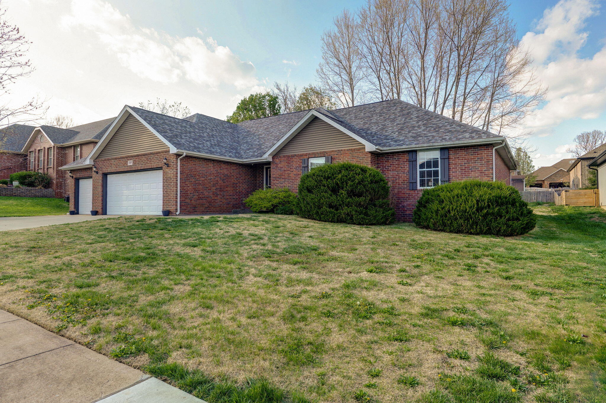 853 East Meadow Garden Court Property Photo 3