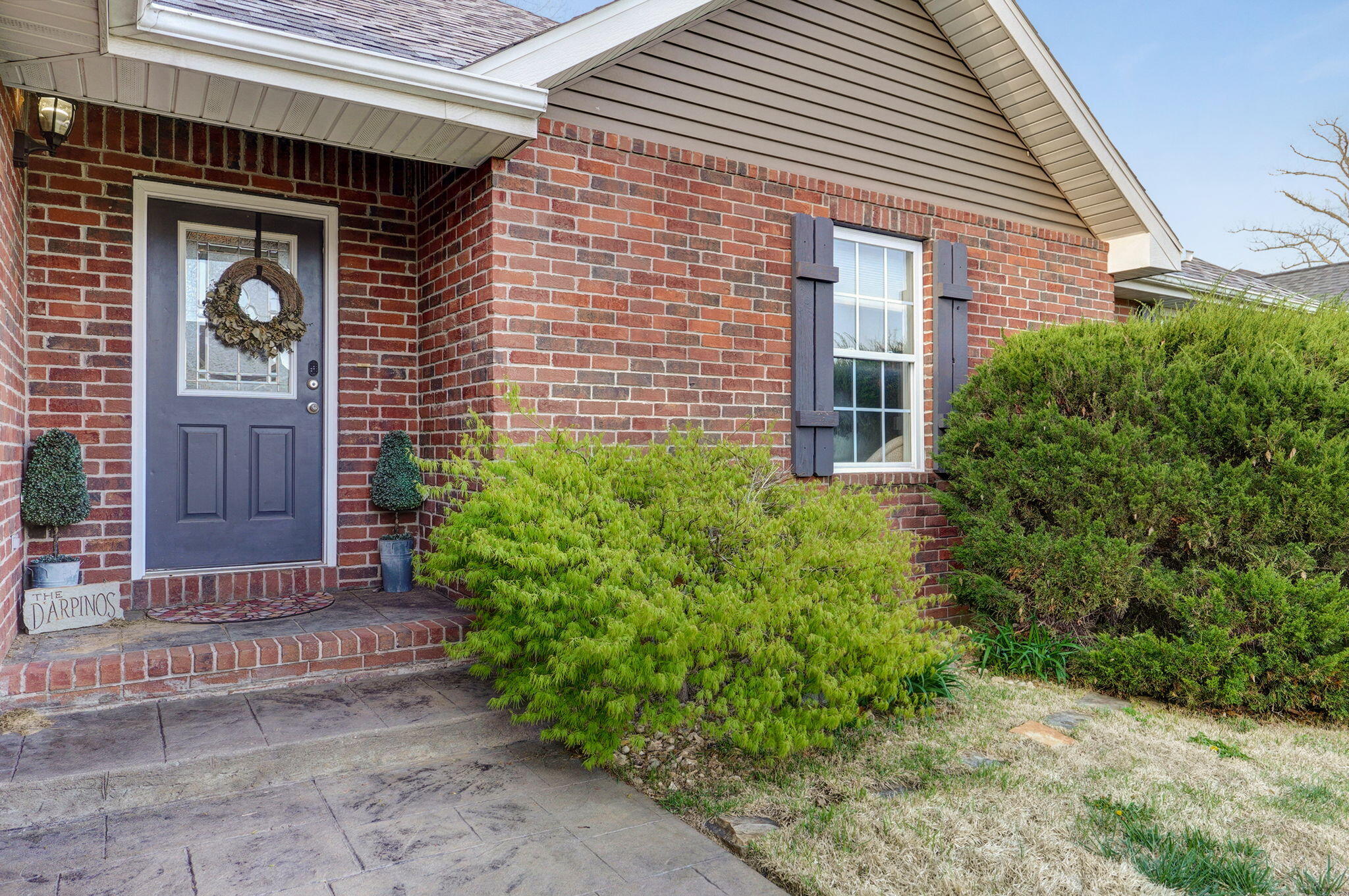 853 East Meadow Garden Court Property Photo 4