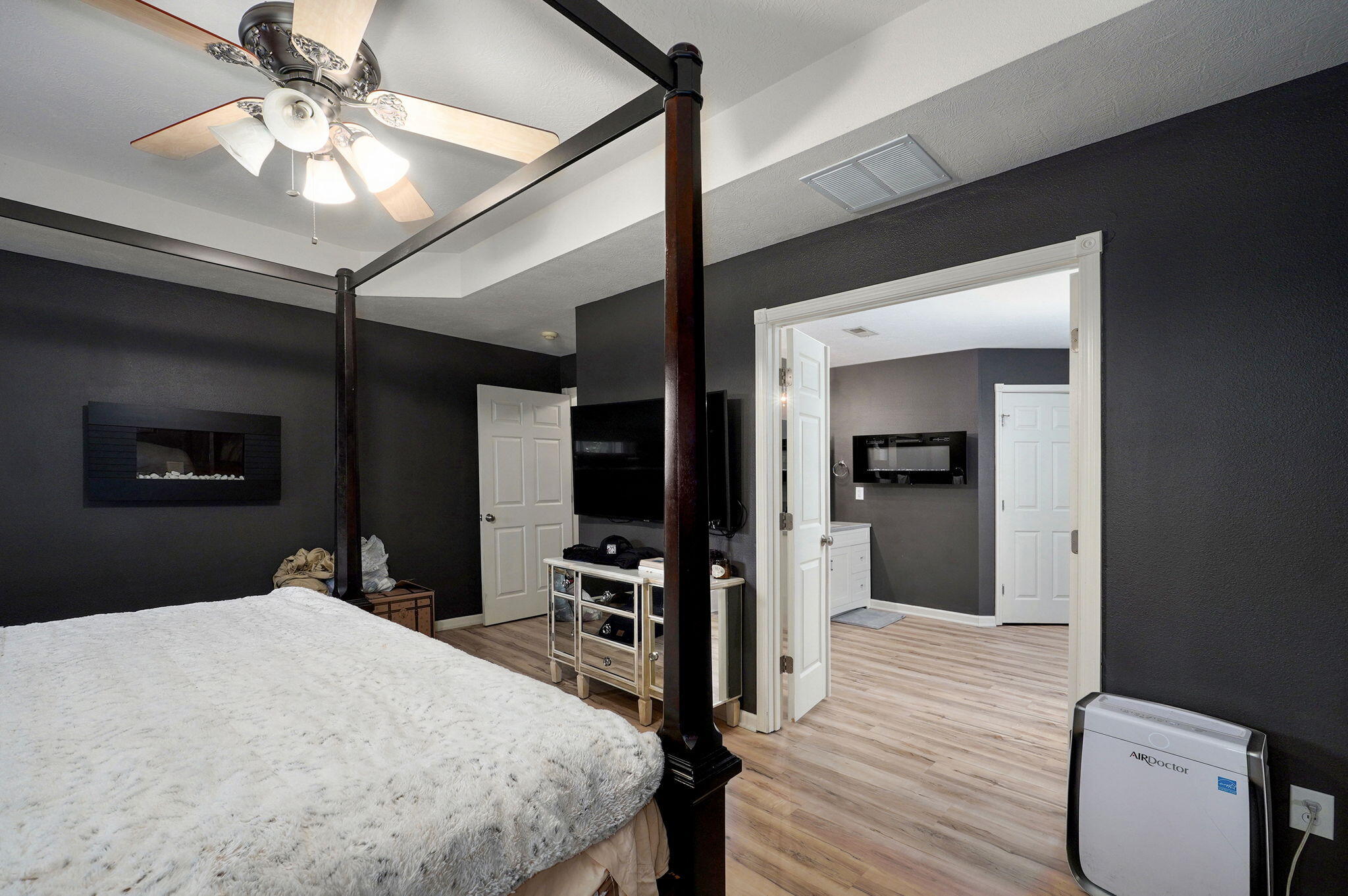 853 East Meadow Garden Court Property Photo 6