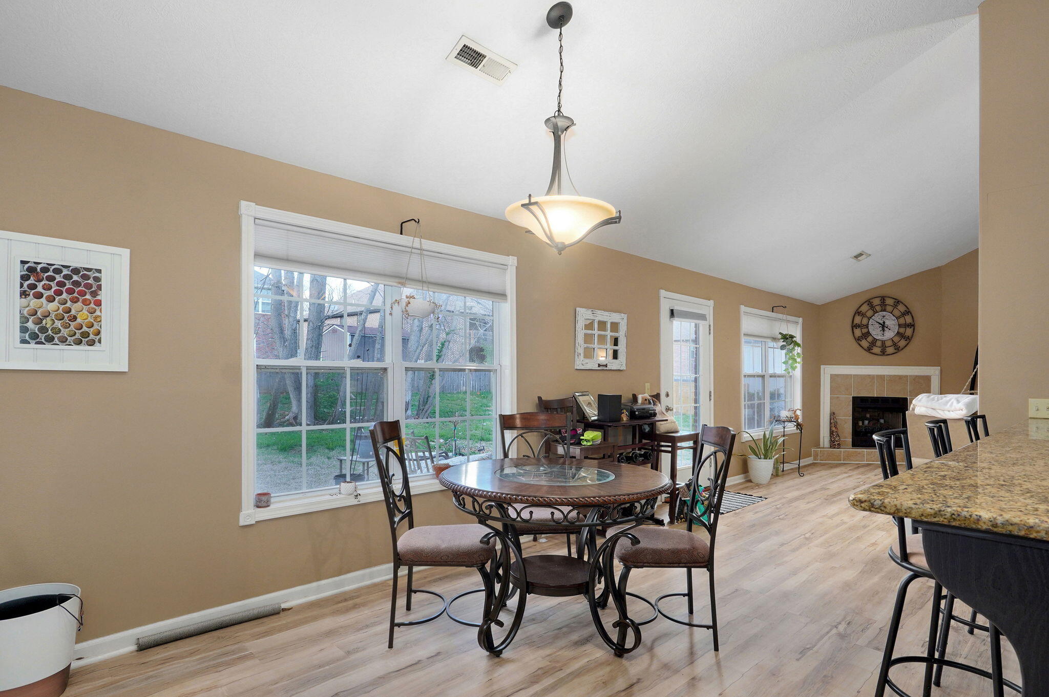 853 East Meadow Garden Court Property Photo 12