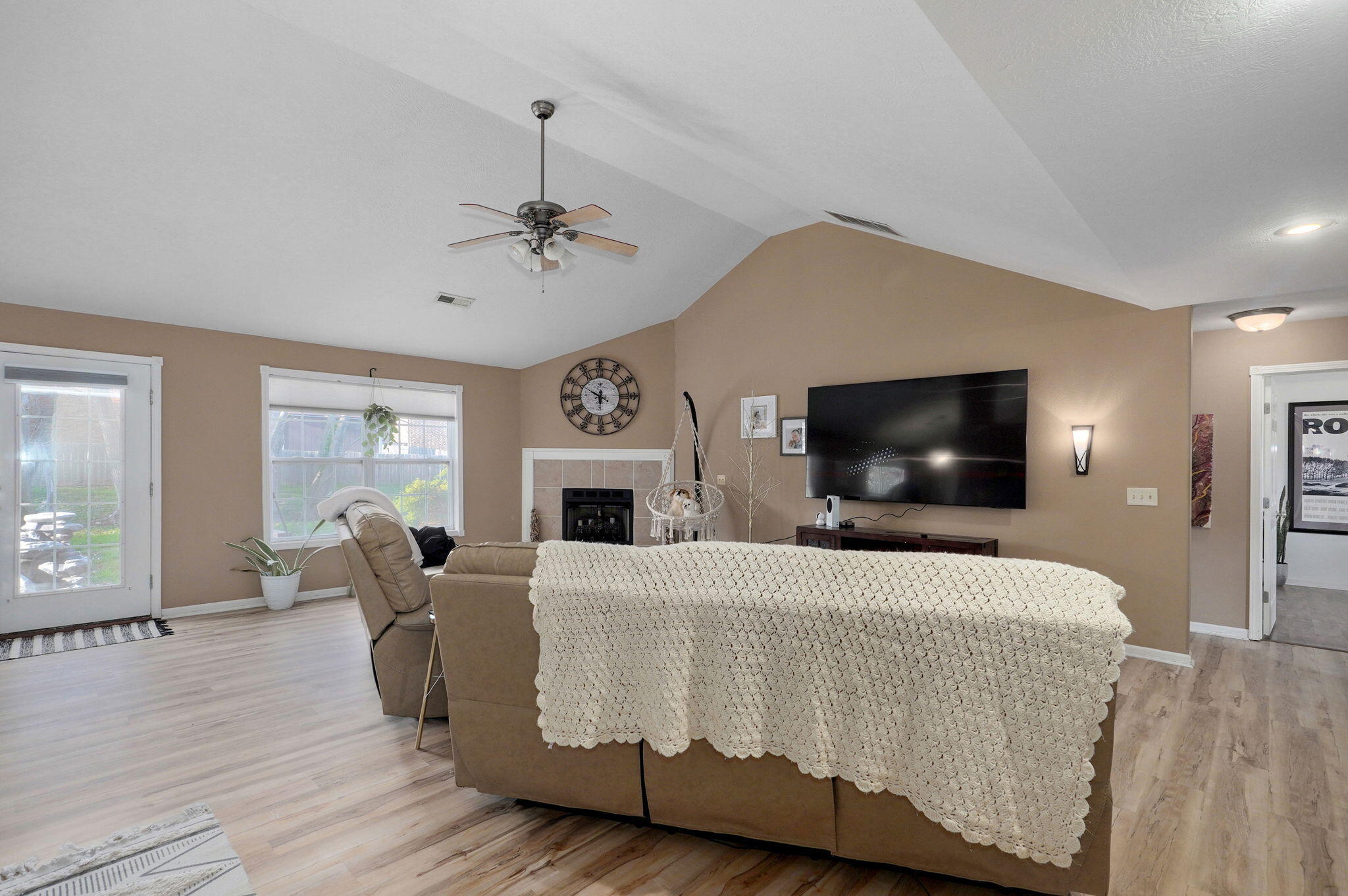 853 East Meadow Garden Court Property Photo 16