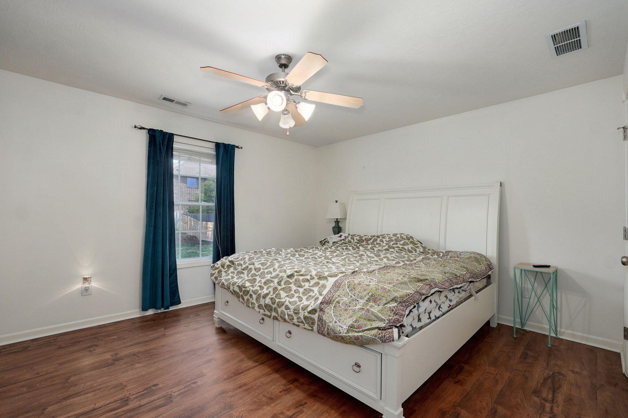 853 East Meadow Garden Court Property Photo 23