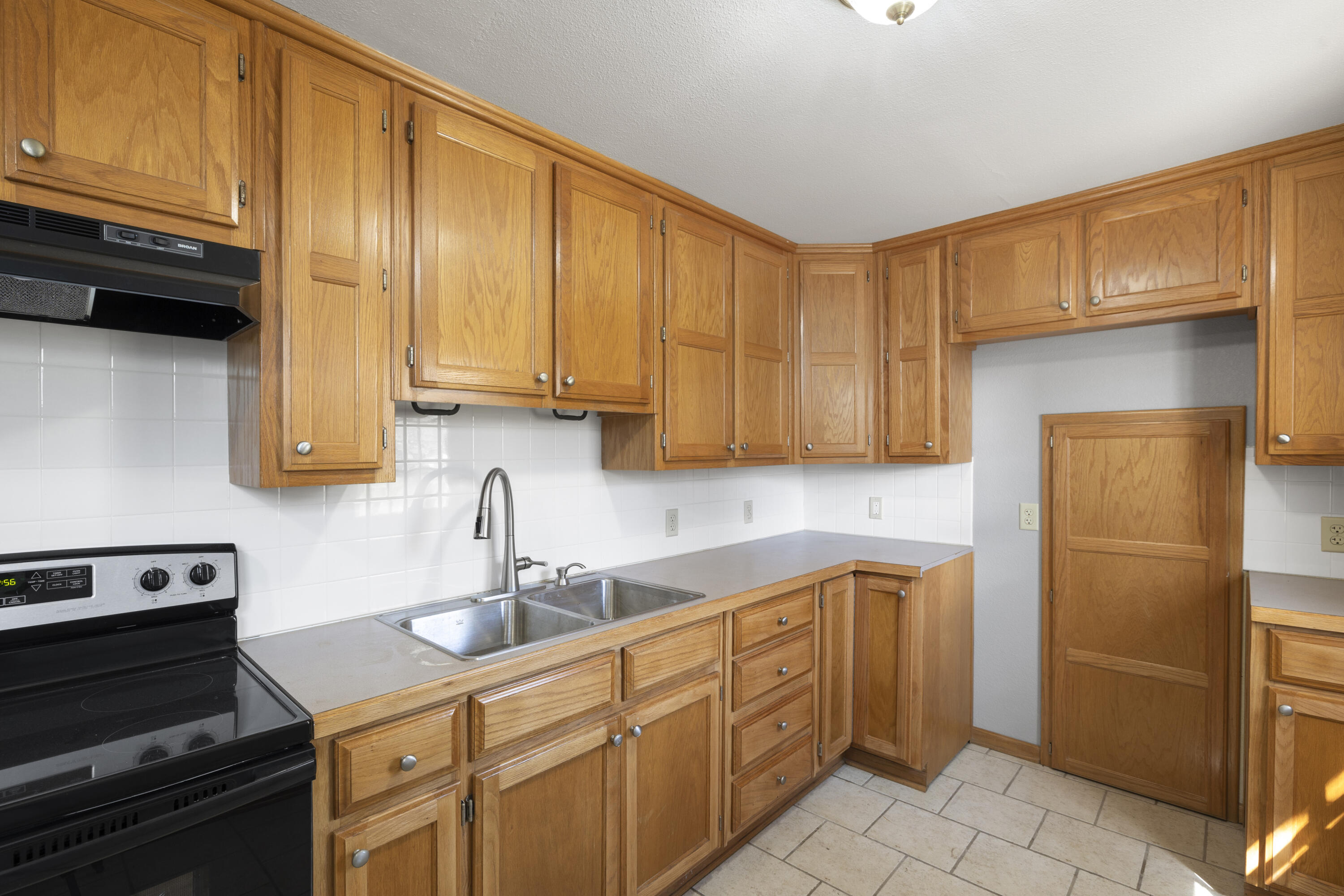 19060 4th Avenue Property Photo 7