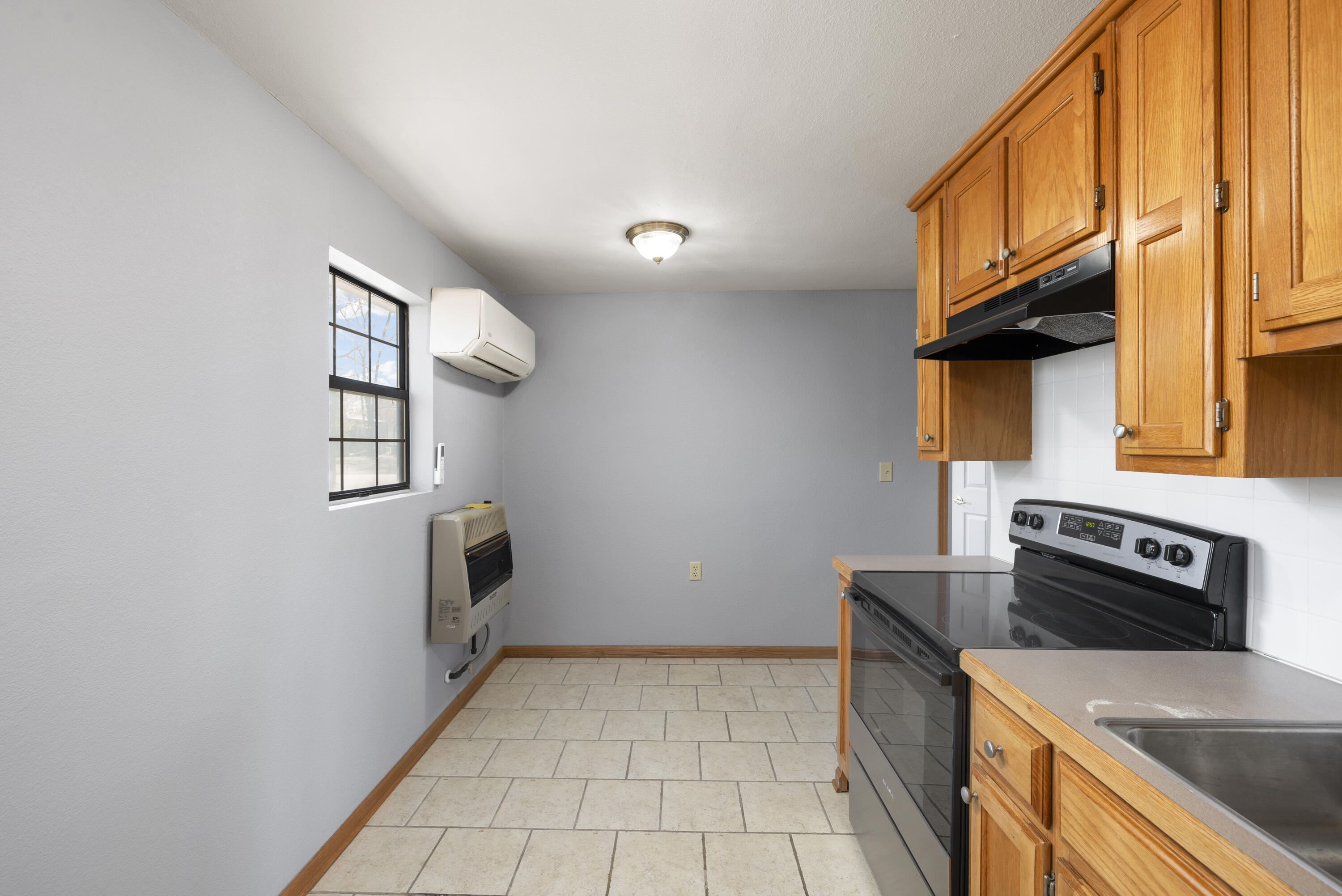 19060 4th Avenue Property Photo 9