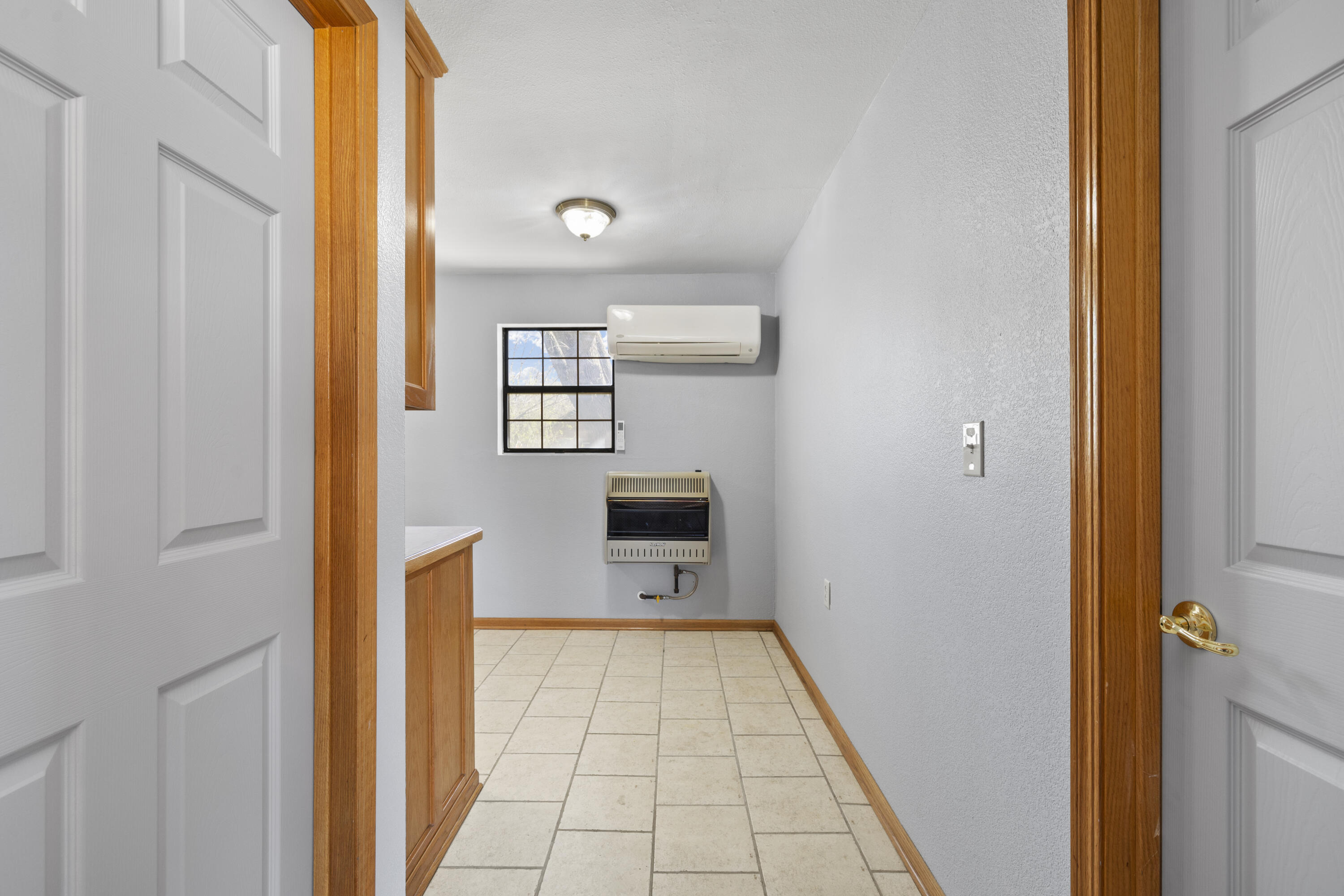 19060 4th Avenue Property Photo 10