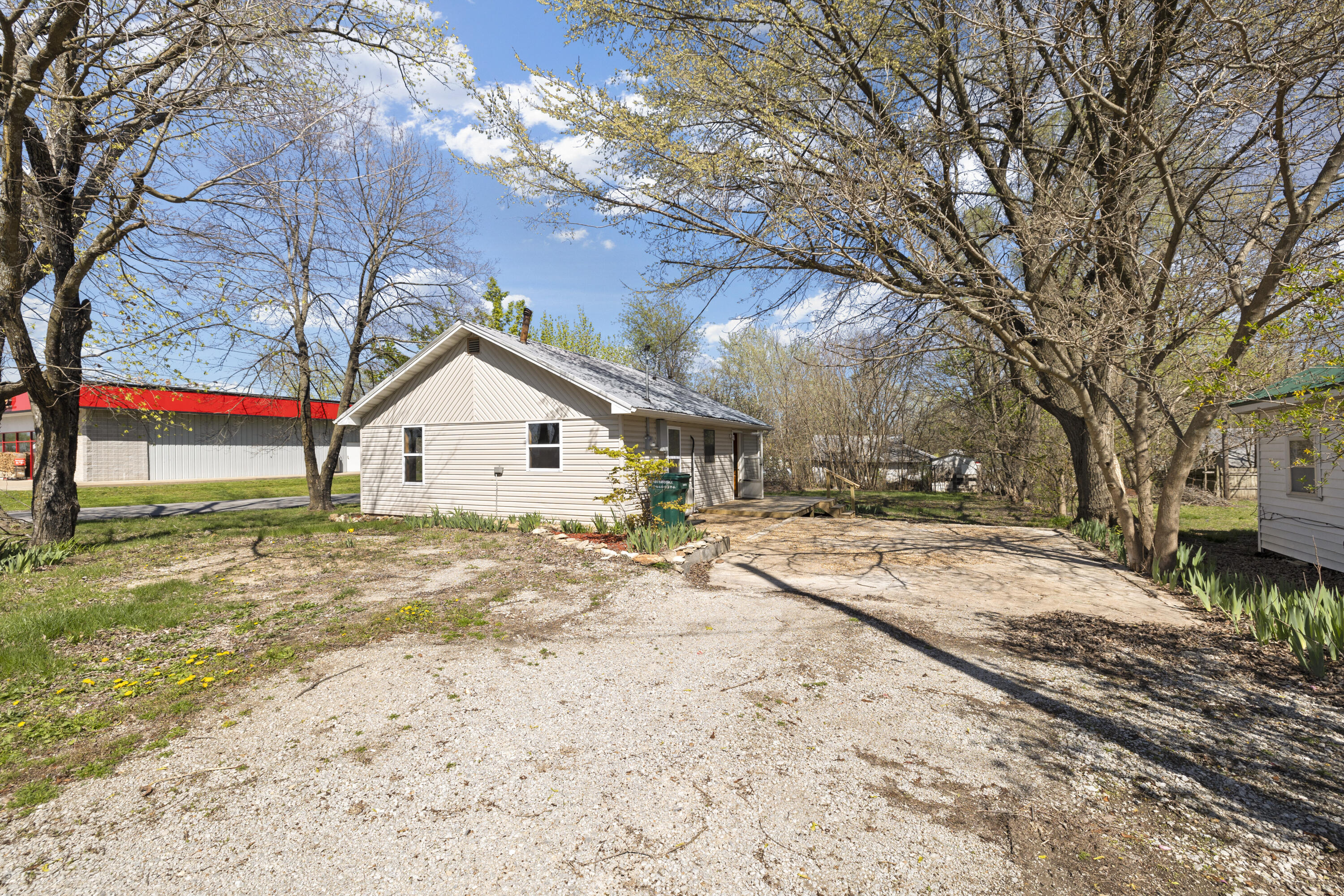 19060 4th Avenue Property Photo 19