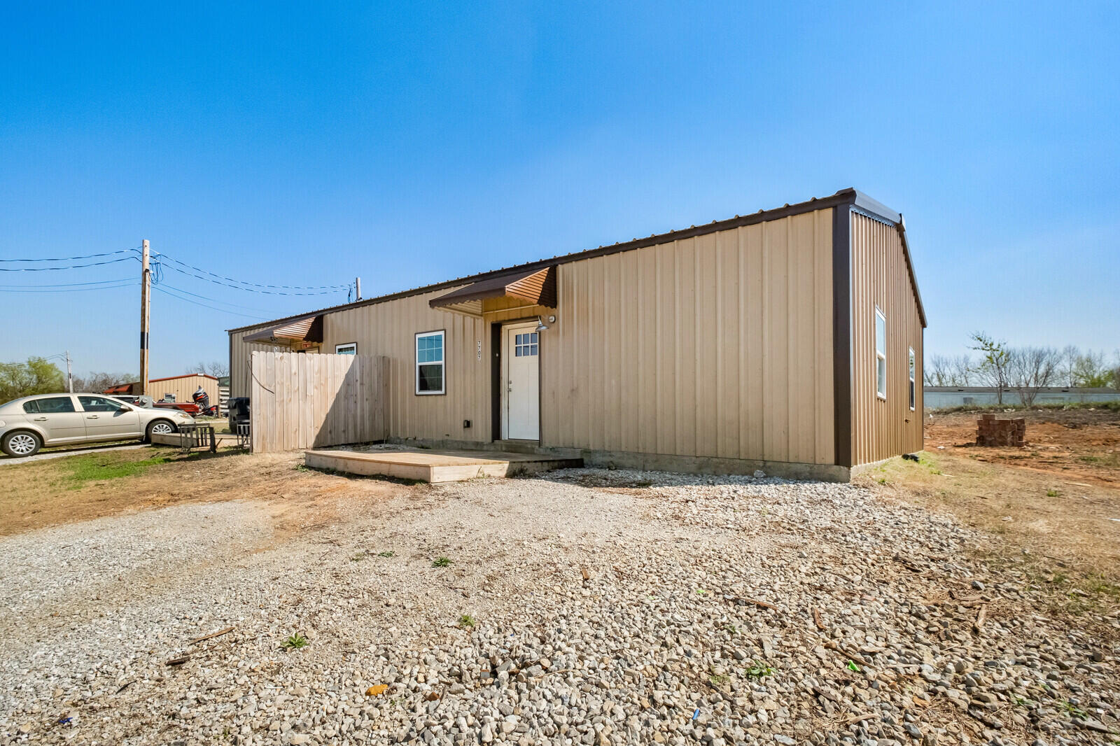 7707/7709 Blockade Village Property Photo 6