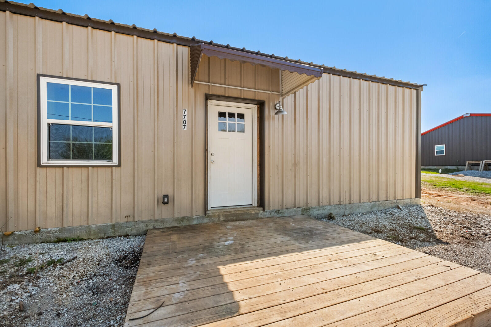 7707/7709 Blockade Village Property Photo 7