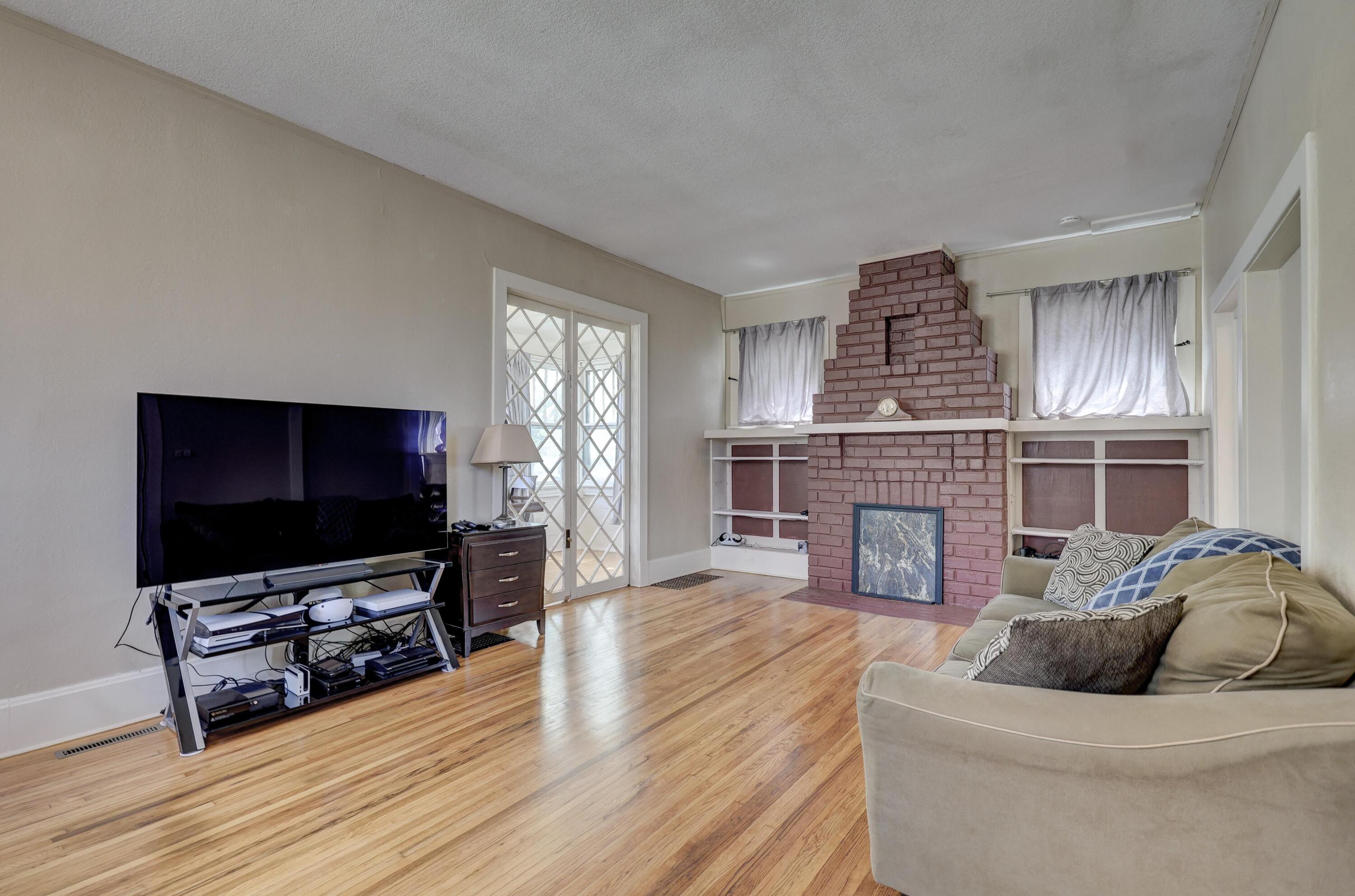 426 North Byers Avenue Property Photo 2