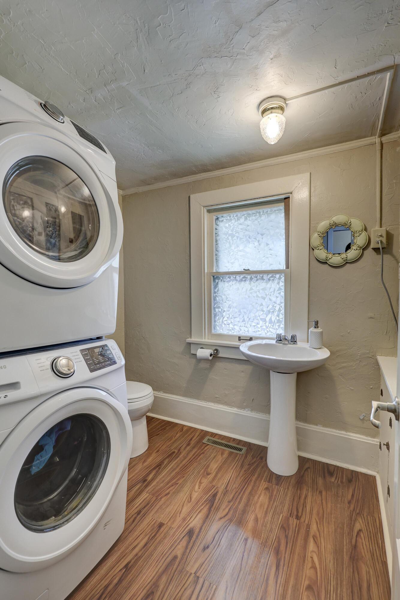426 North Byers Avenue Property Photo 7