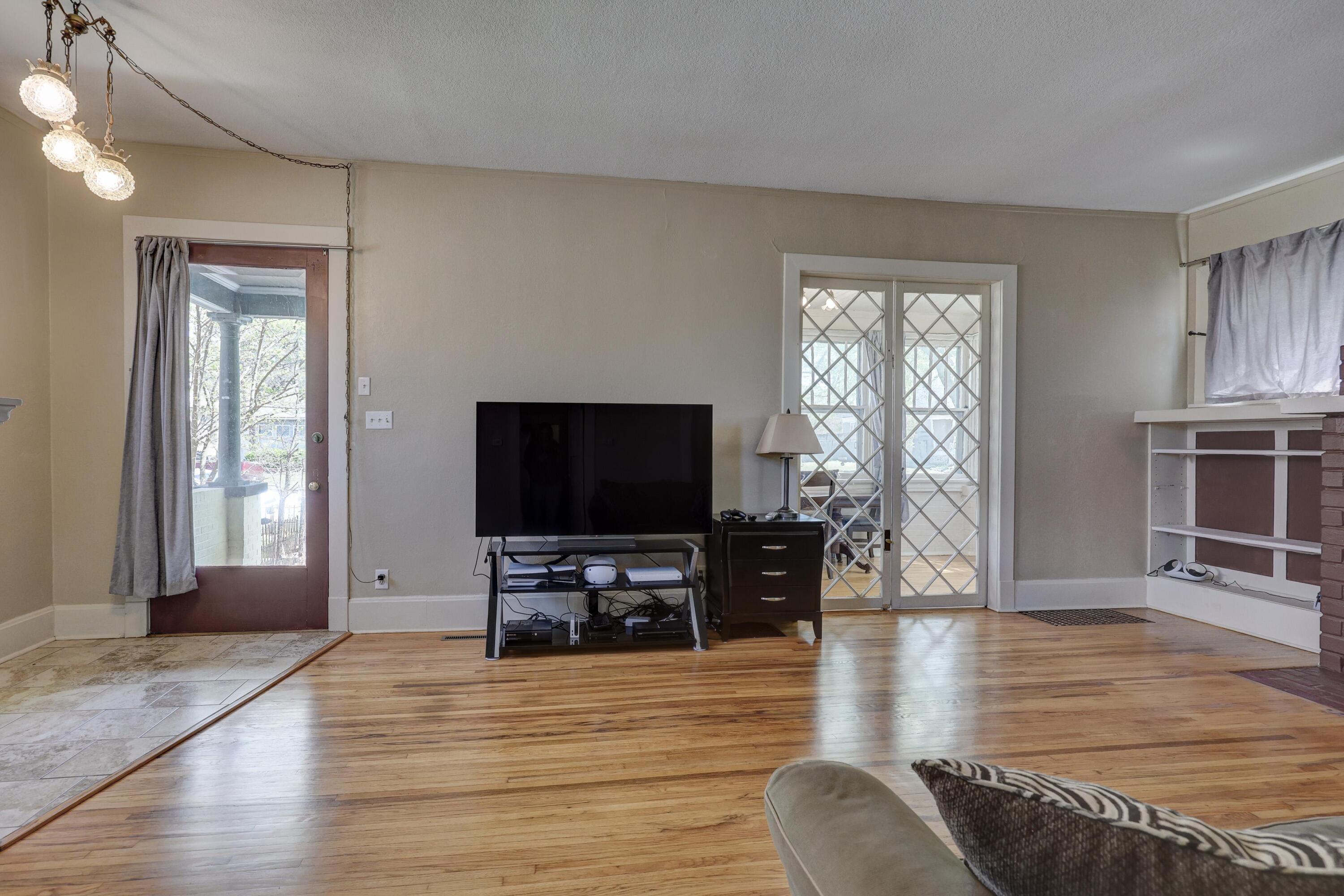 426 North Byers Avenue Property Photo 13