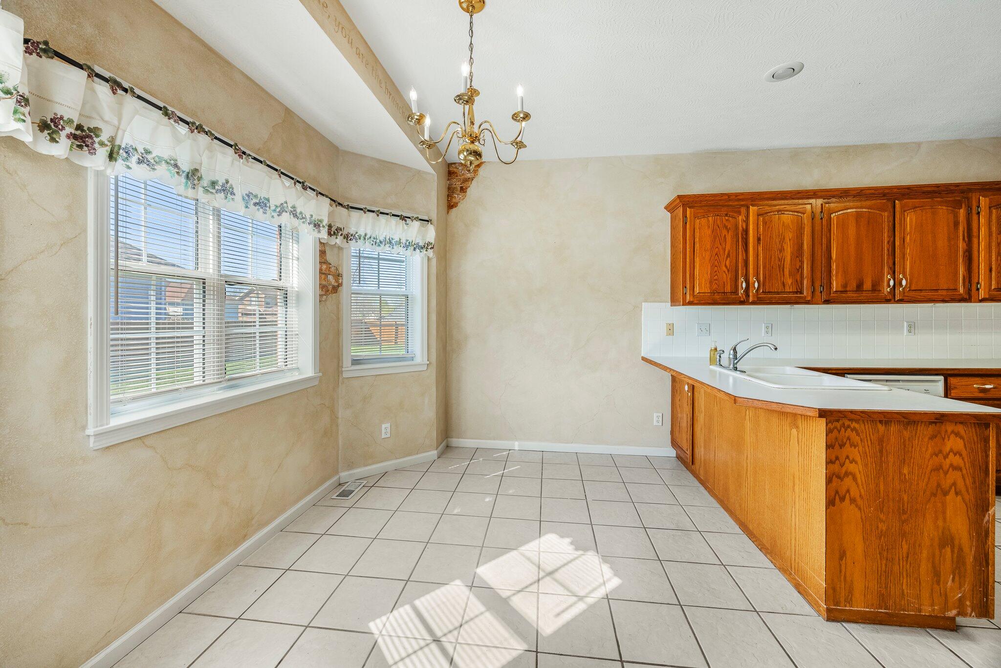 466 Mockingbird Ridge Property Photo 9