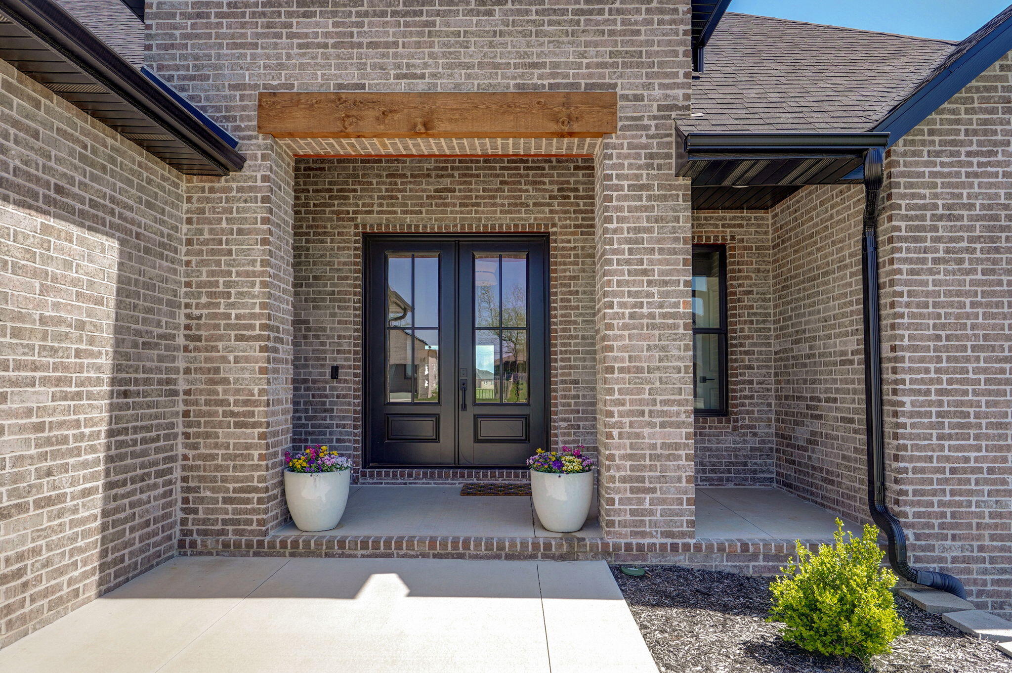 2040 North Riva Ridge Court Property Photo 4