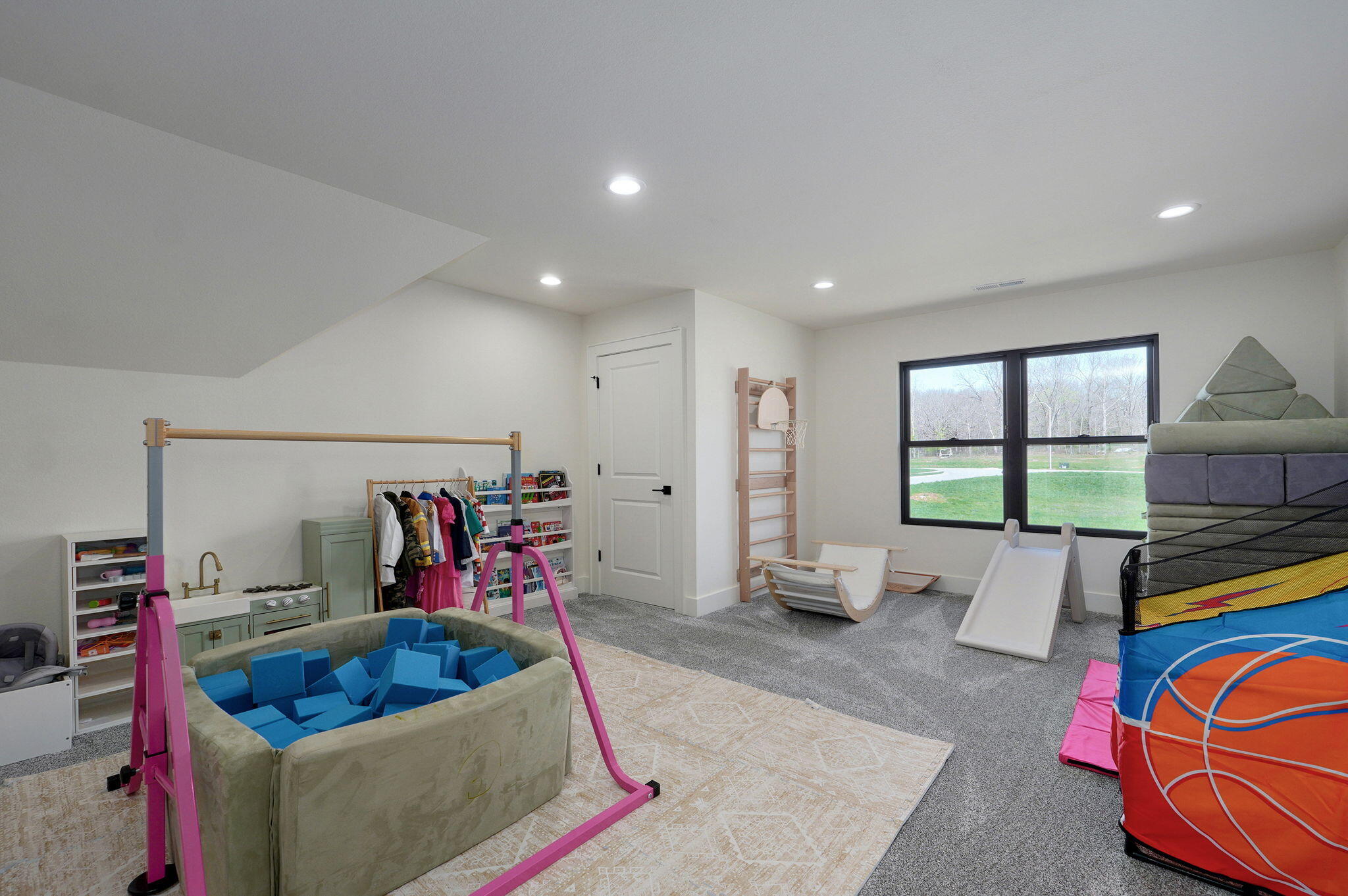 2040 North Riva Ridge Court Property Photo 27