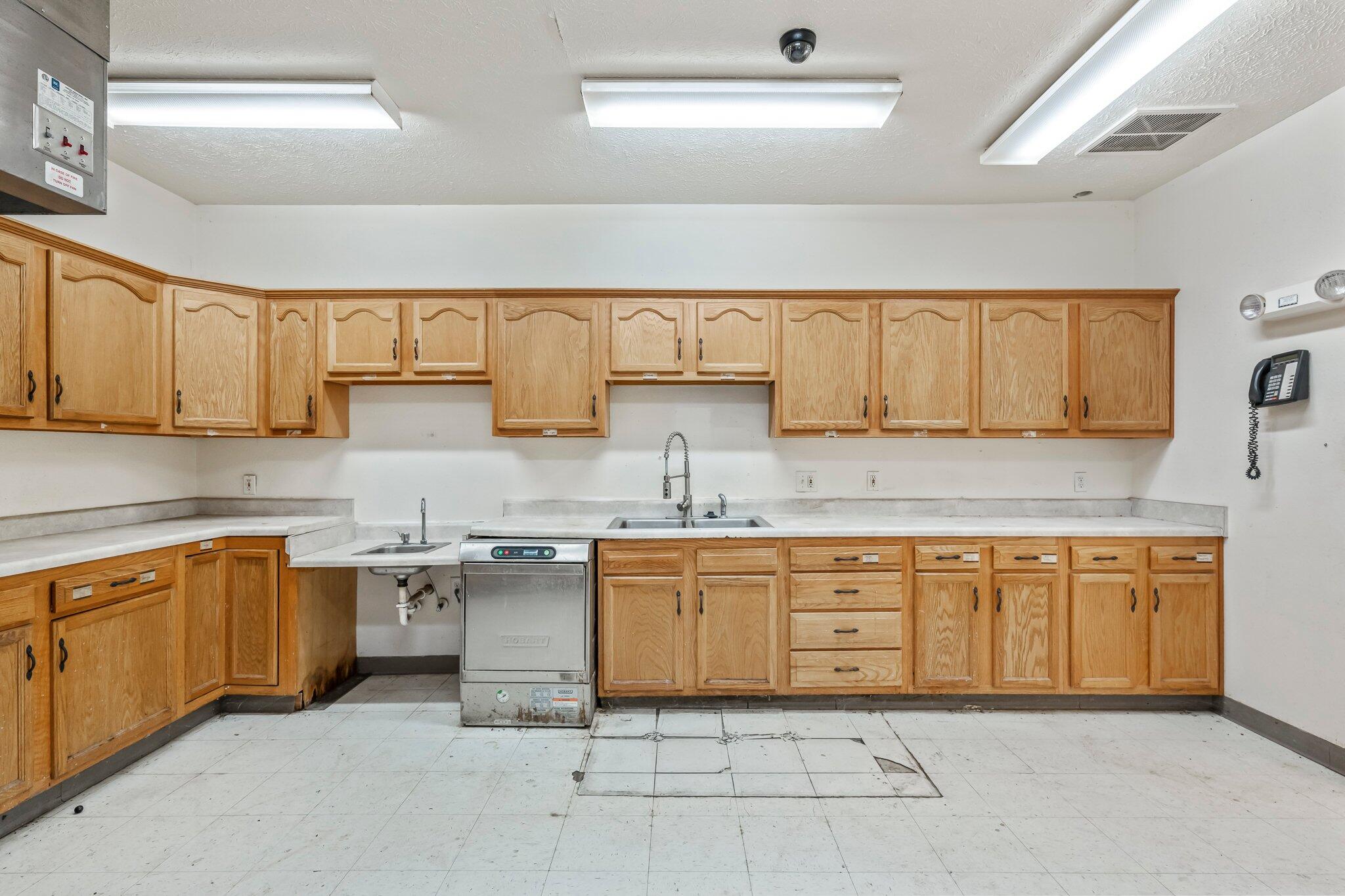 220 North Cedar Avenue Property Photo 8