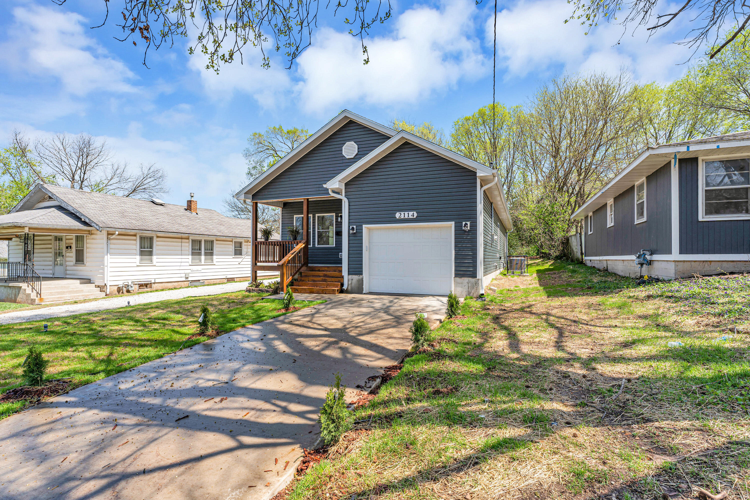 2114 North Marion Avenue Property Photo 1