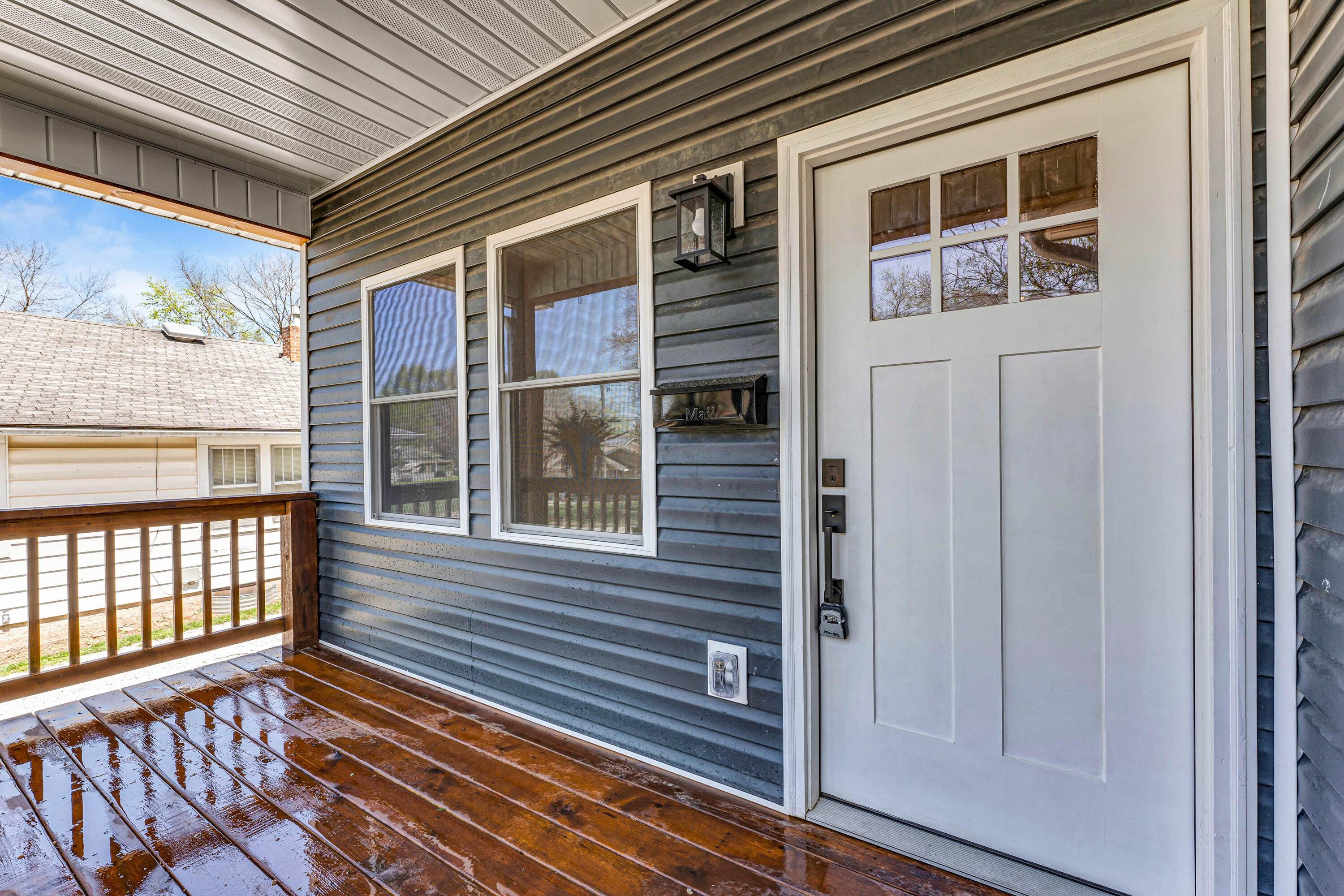 2114 North Marion Avenue Property Photo 5