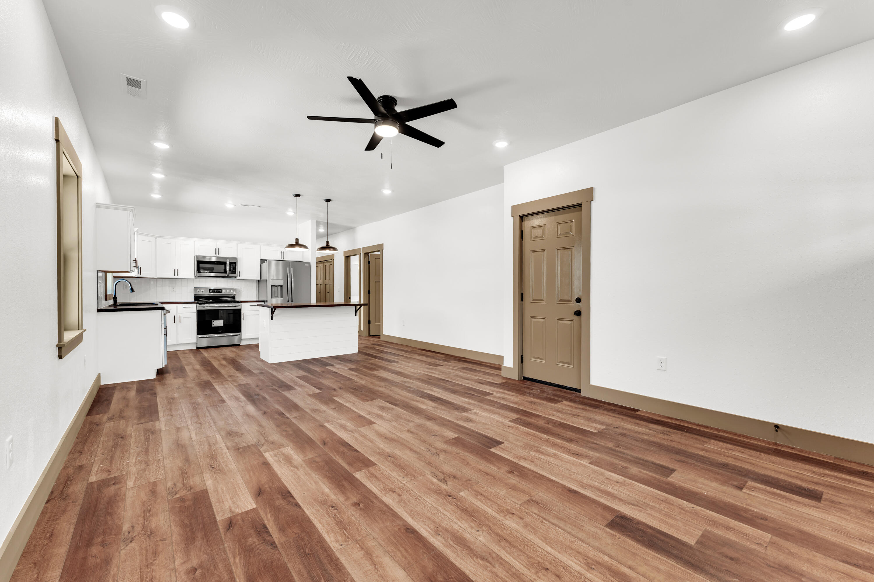 2114 North Marion Avenue Property Photo 12