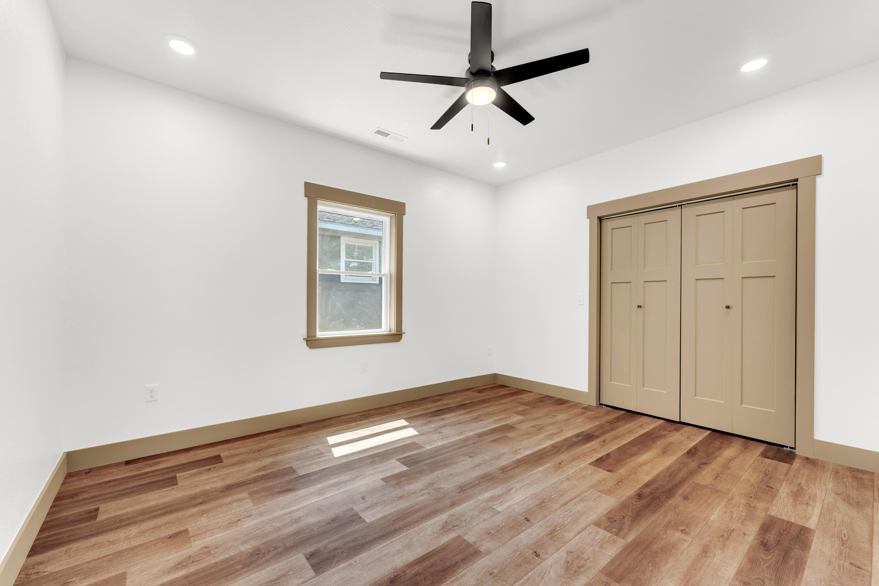 2114 North Marion Avenue Property Photo 18