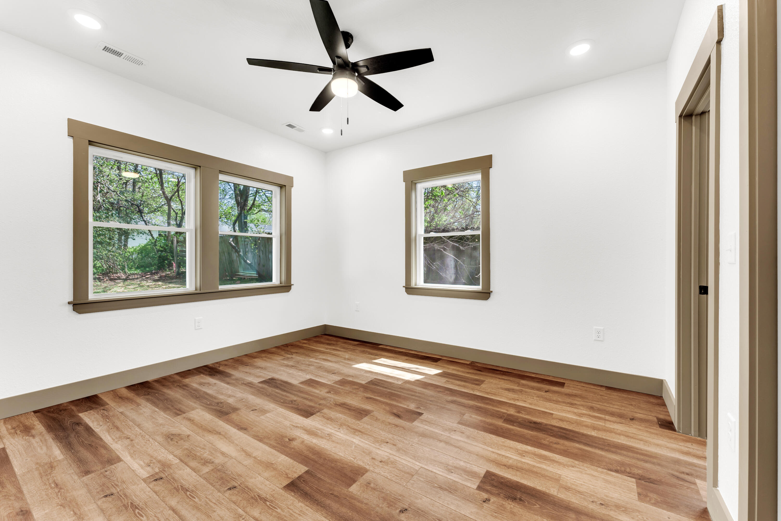 2114 North Marion Avenue Property Photo 24