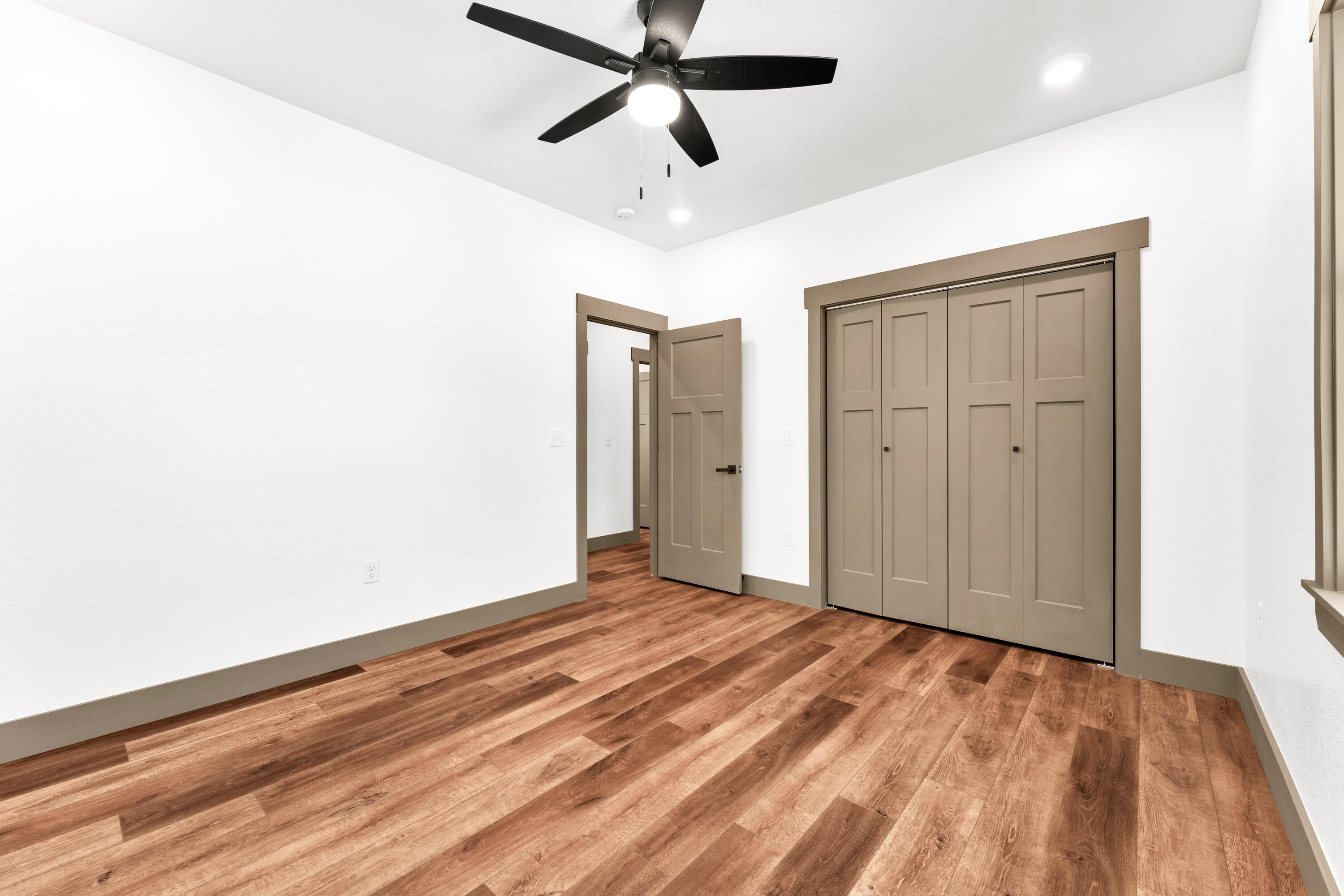 2114 North Marion Avenue Property Photo 27