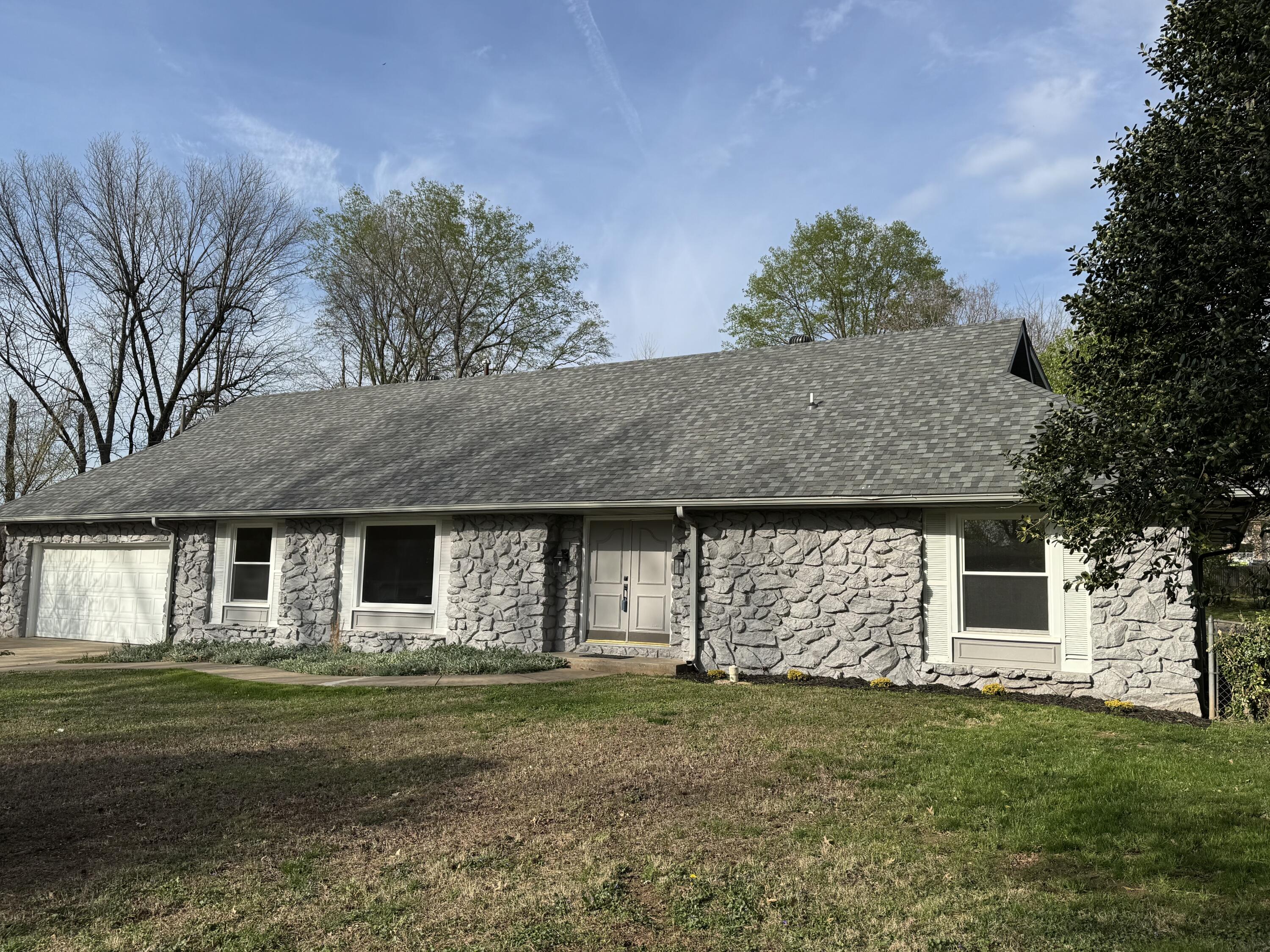 3312 South Graystone Avenue Property Photo 2