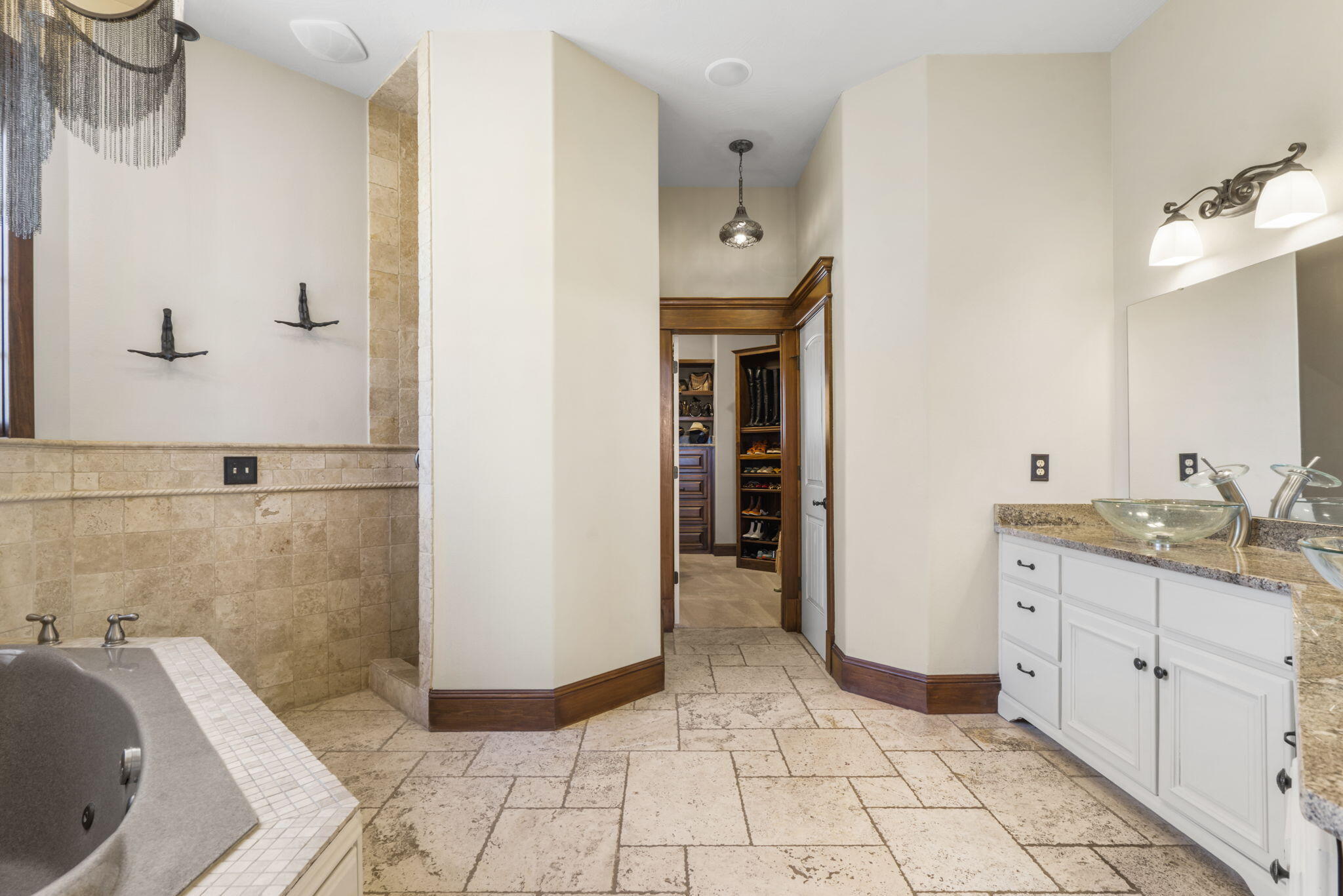240 Golf Club Drive Property Photo 13