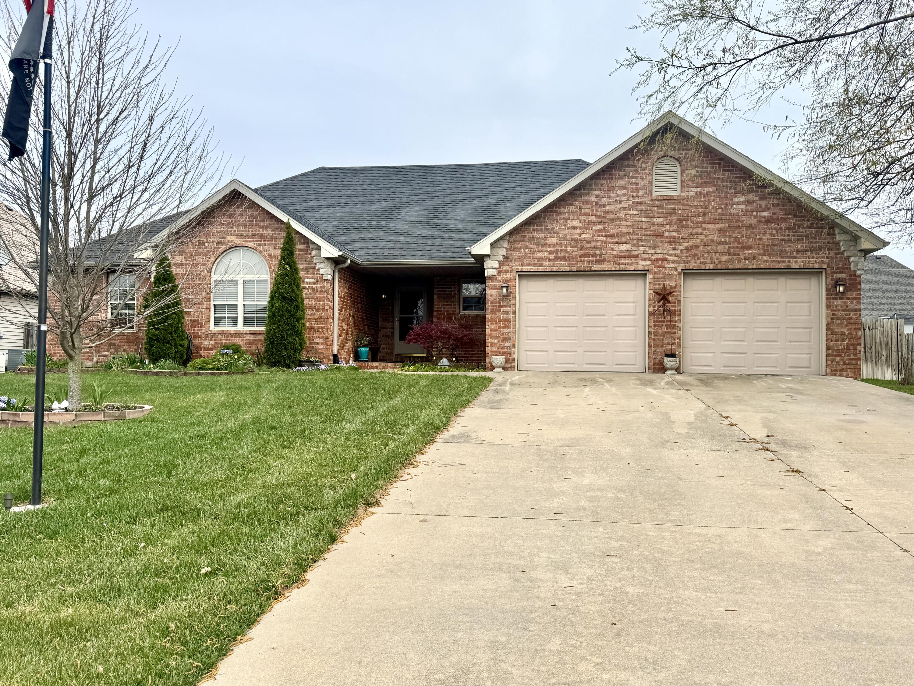 930 Brookside Drive Property Photo
