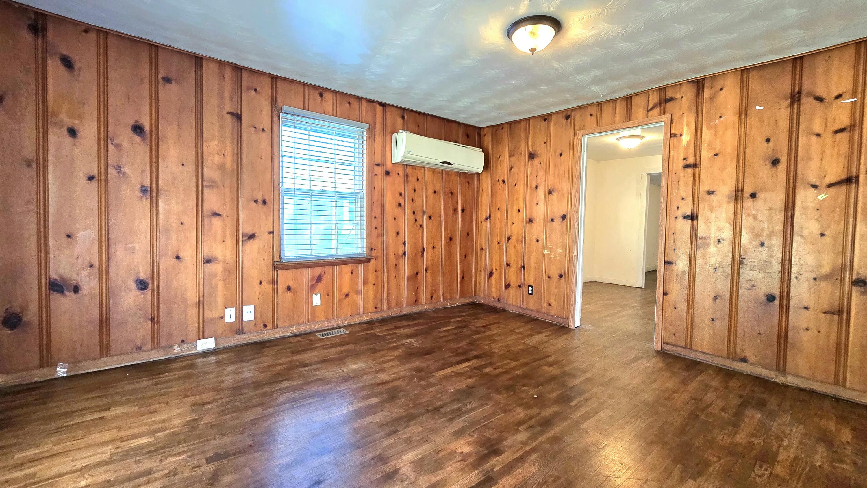 800 North Marion Avenue Property Photo 2