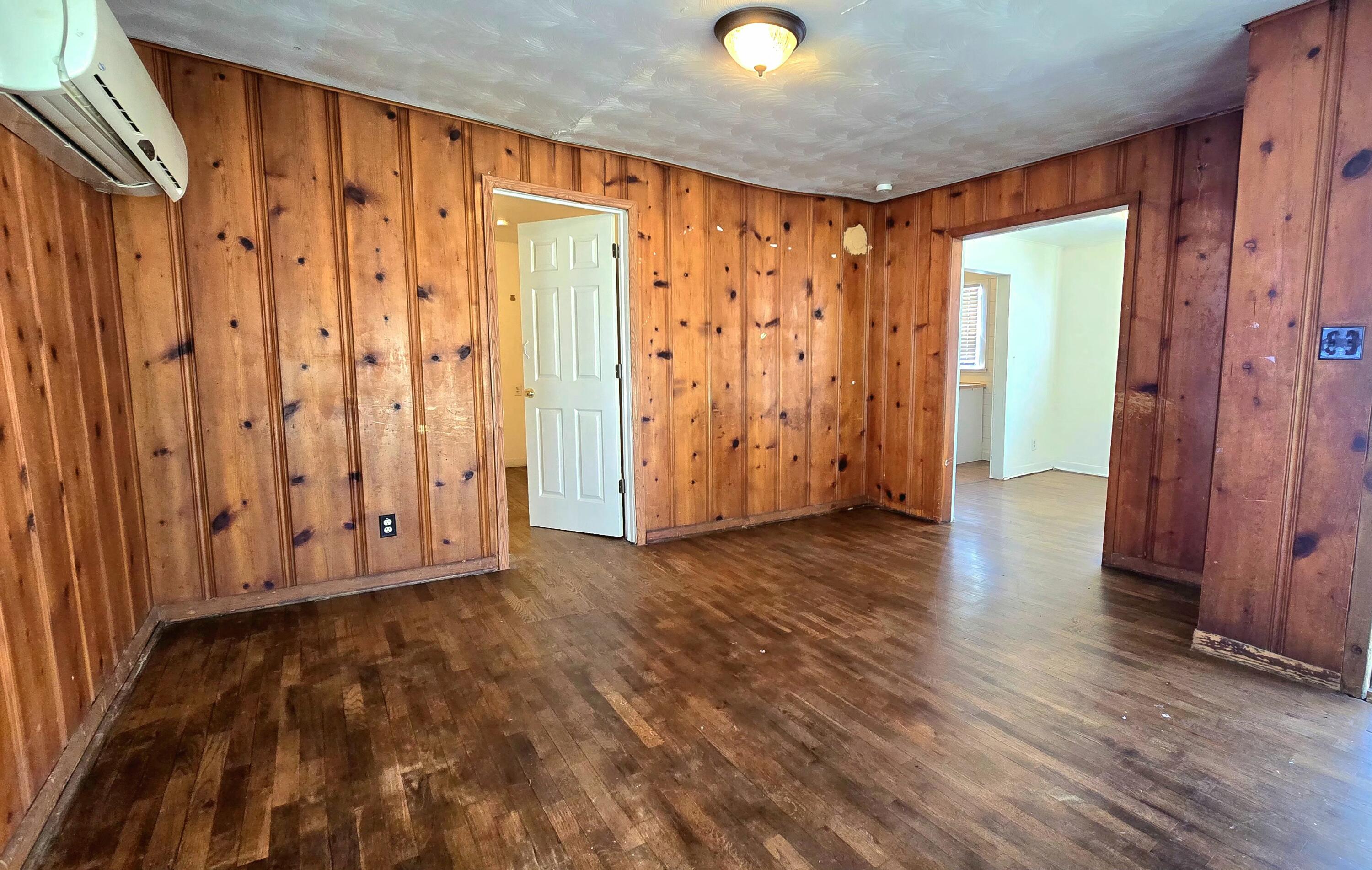 800 North Marion Avenue Property Photo 3