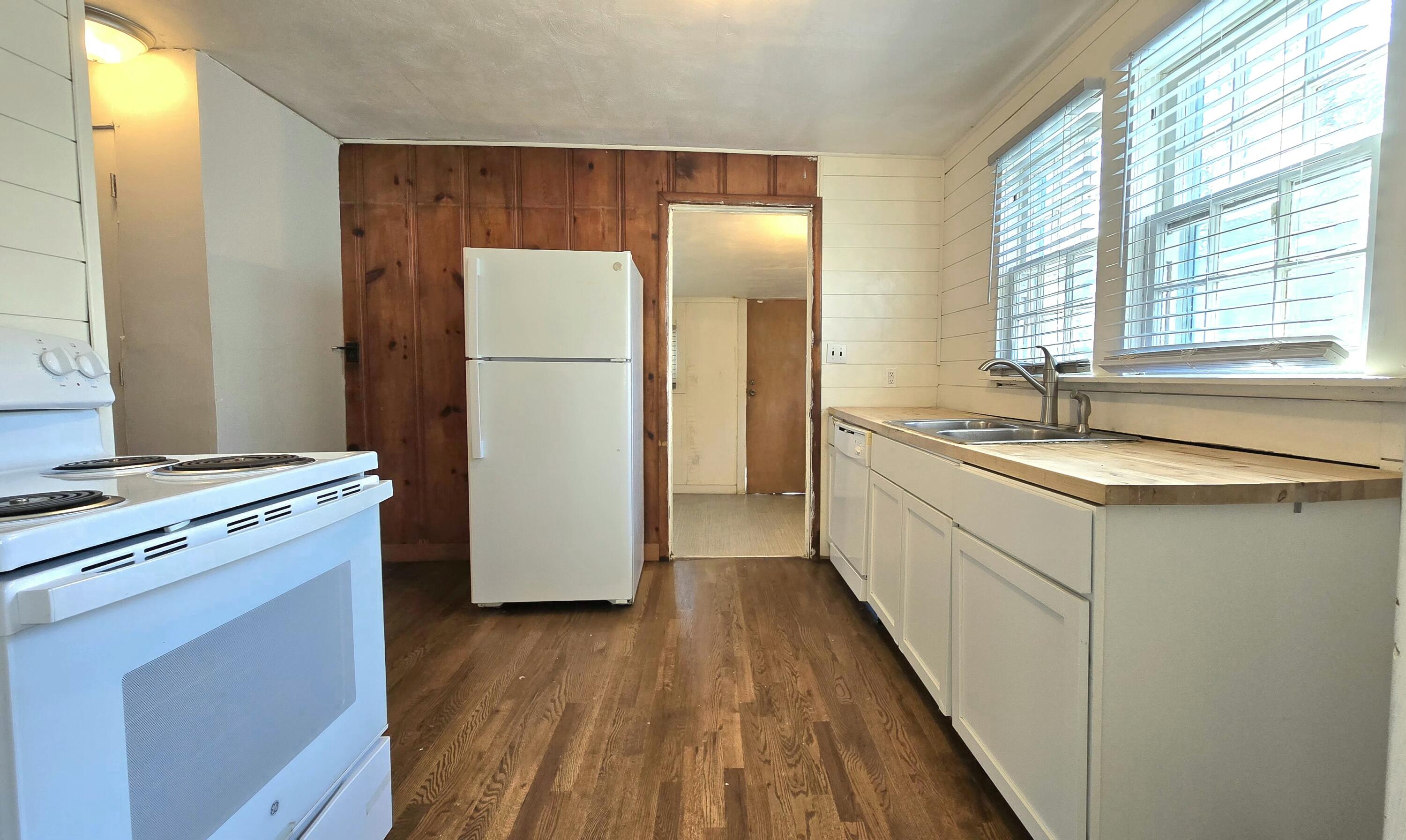 800 North Marion Avenue Property Photo 5