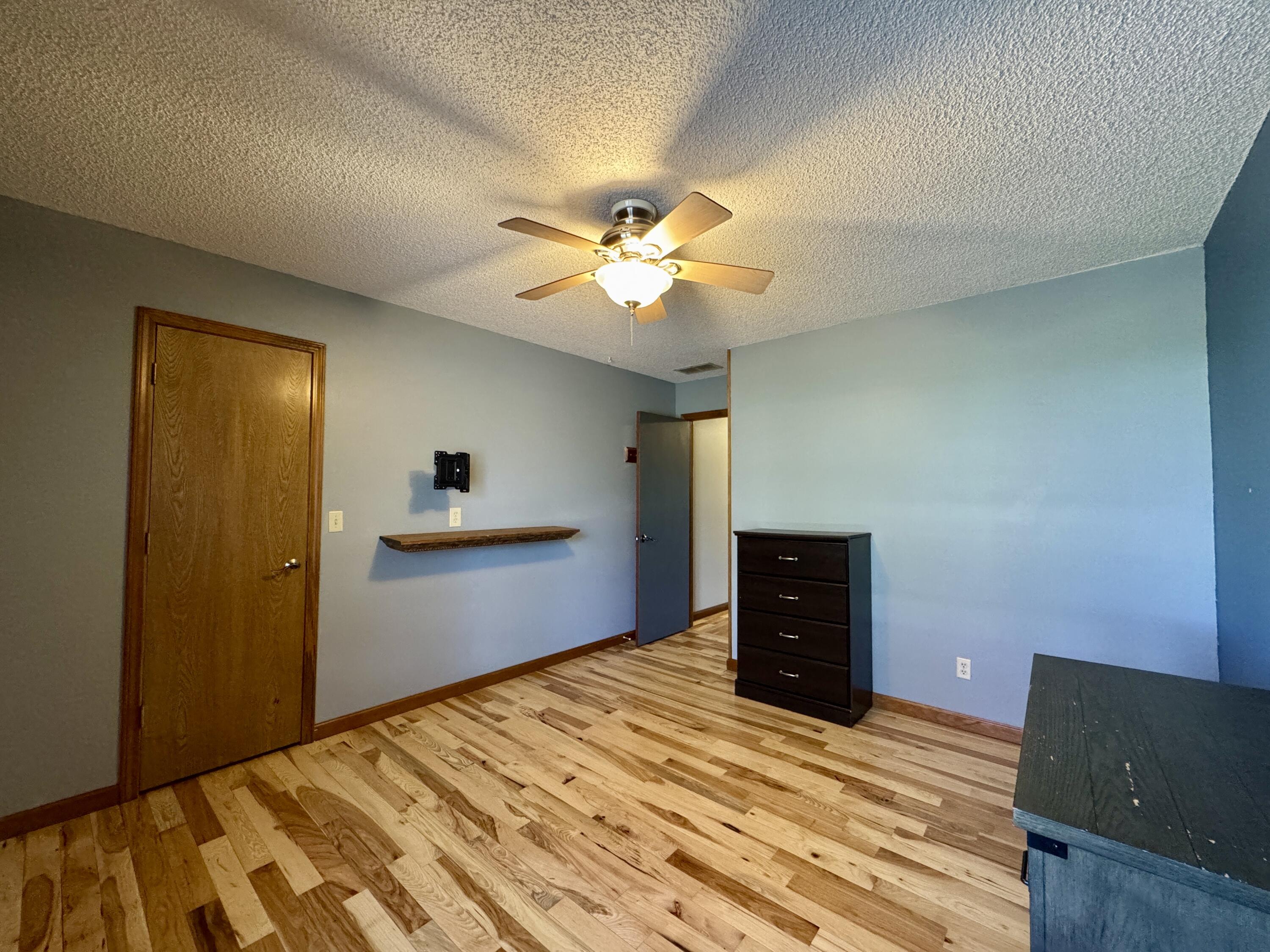 910 East 420th Road Property Photo 16