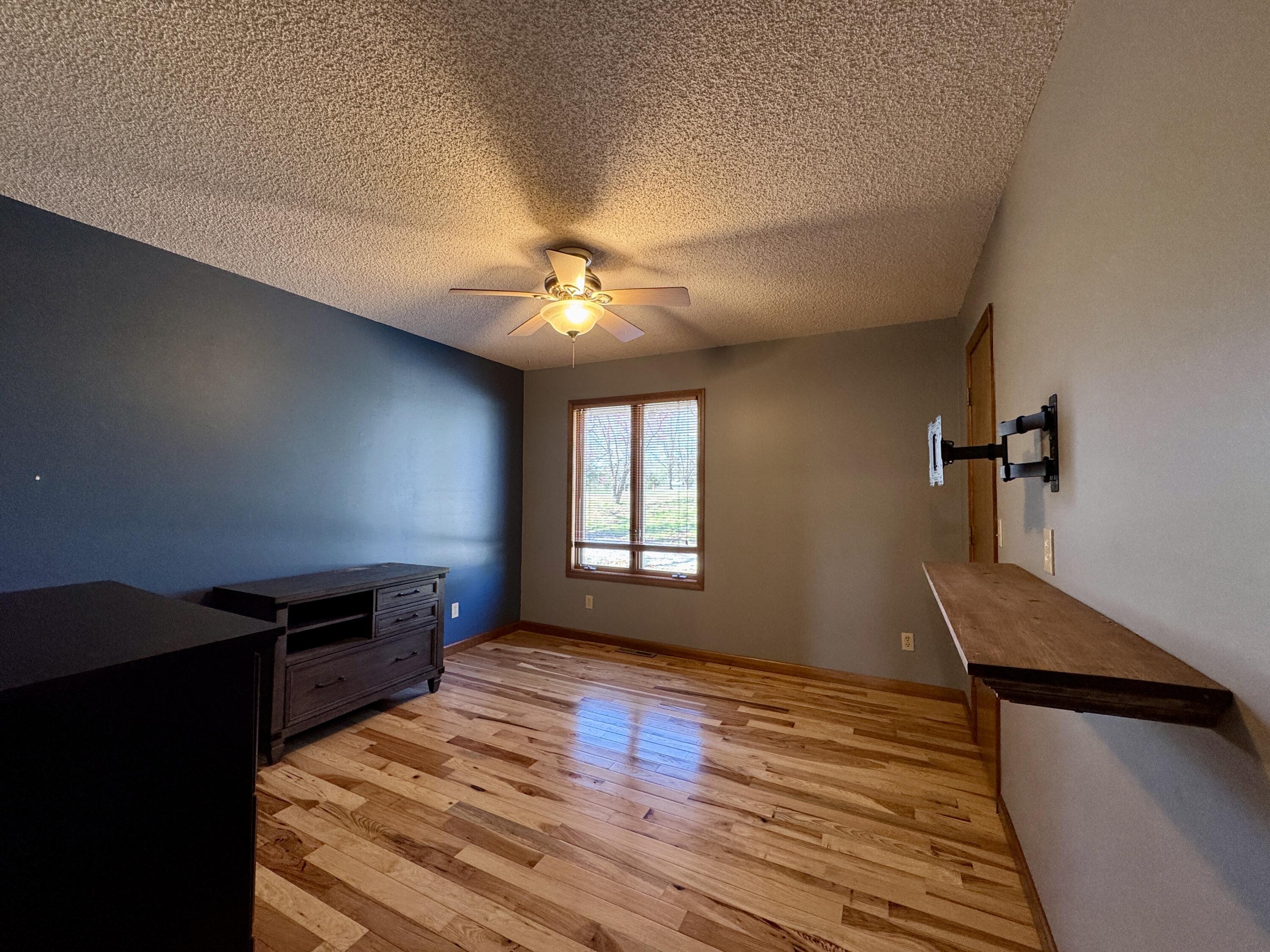 910 East 420th Road Property Photo 17