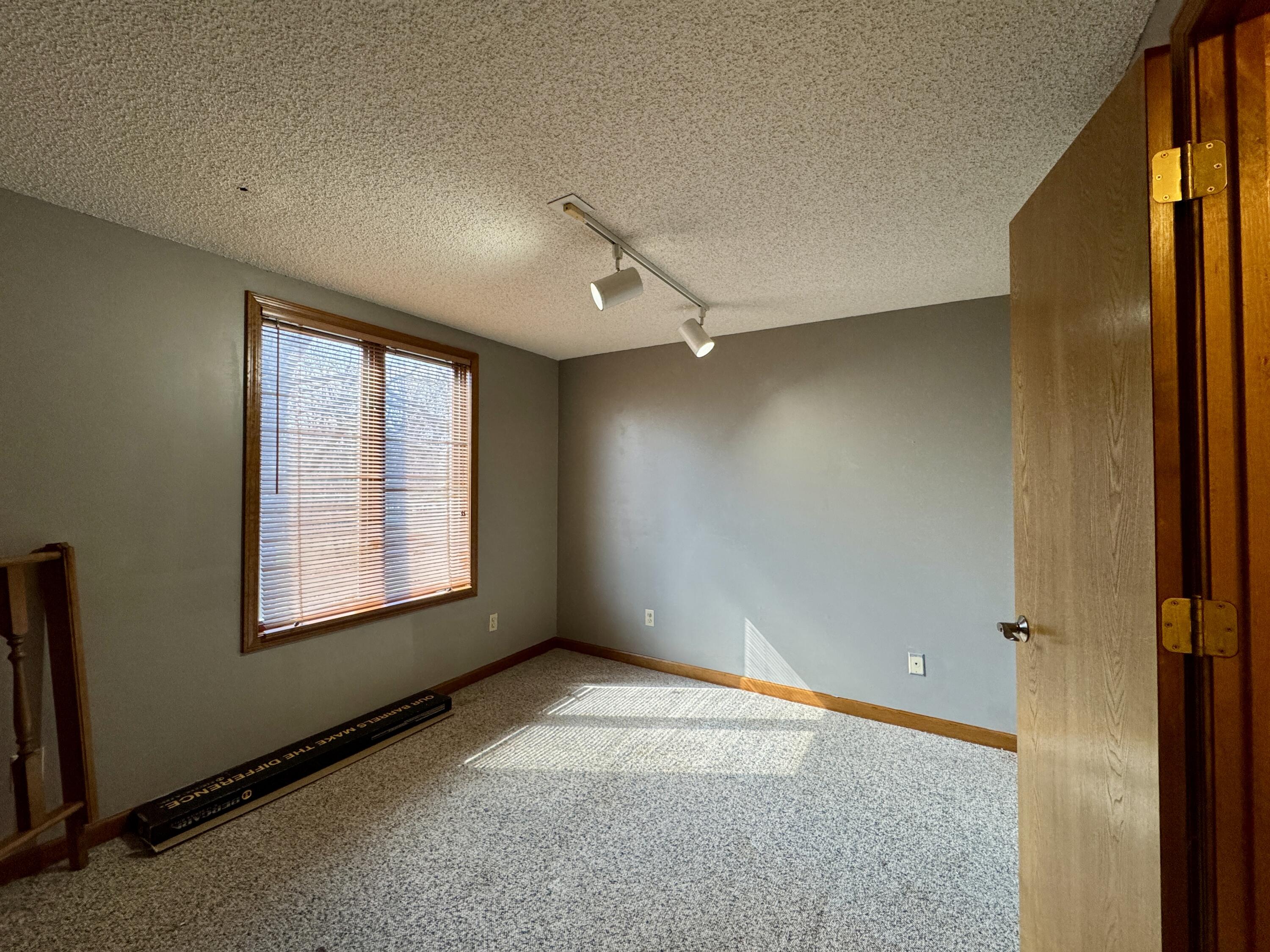 910 East 420th Road Property Photo 23