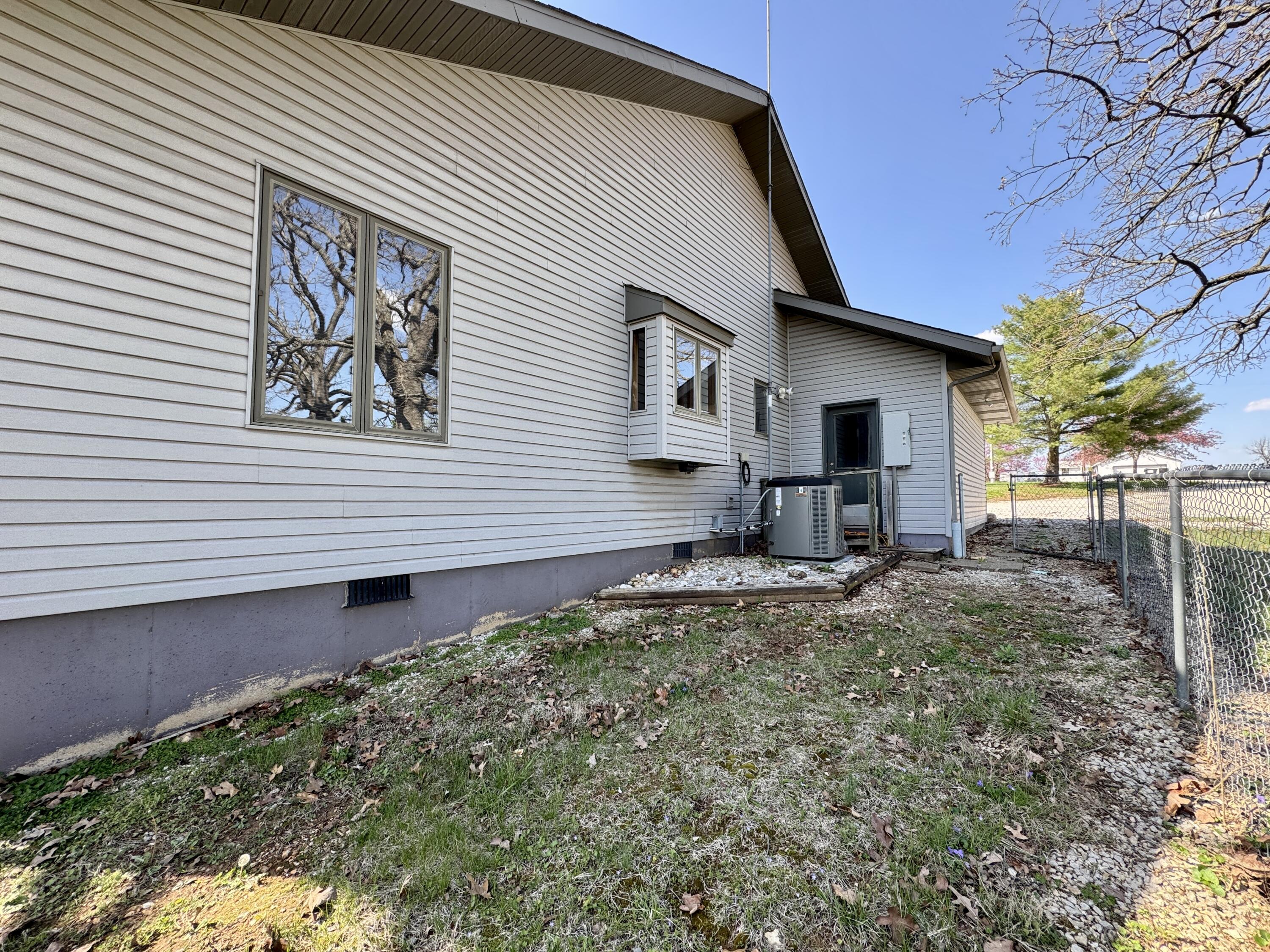 910 East 420th Road Property Photo 36