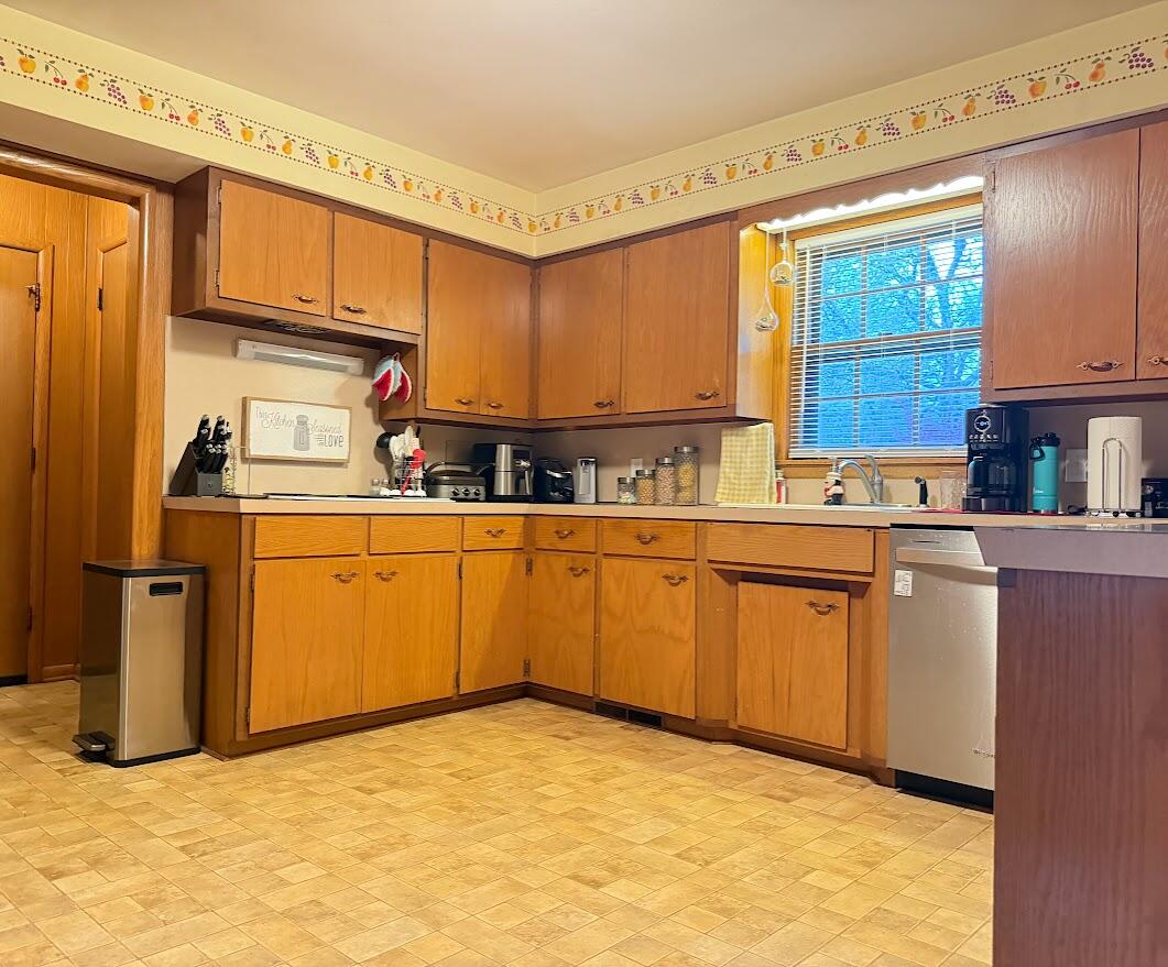 907 East Cherokee Street Property Photo 15
