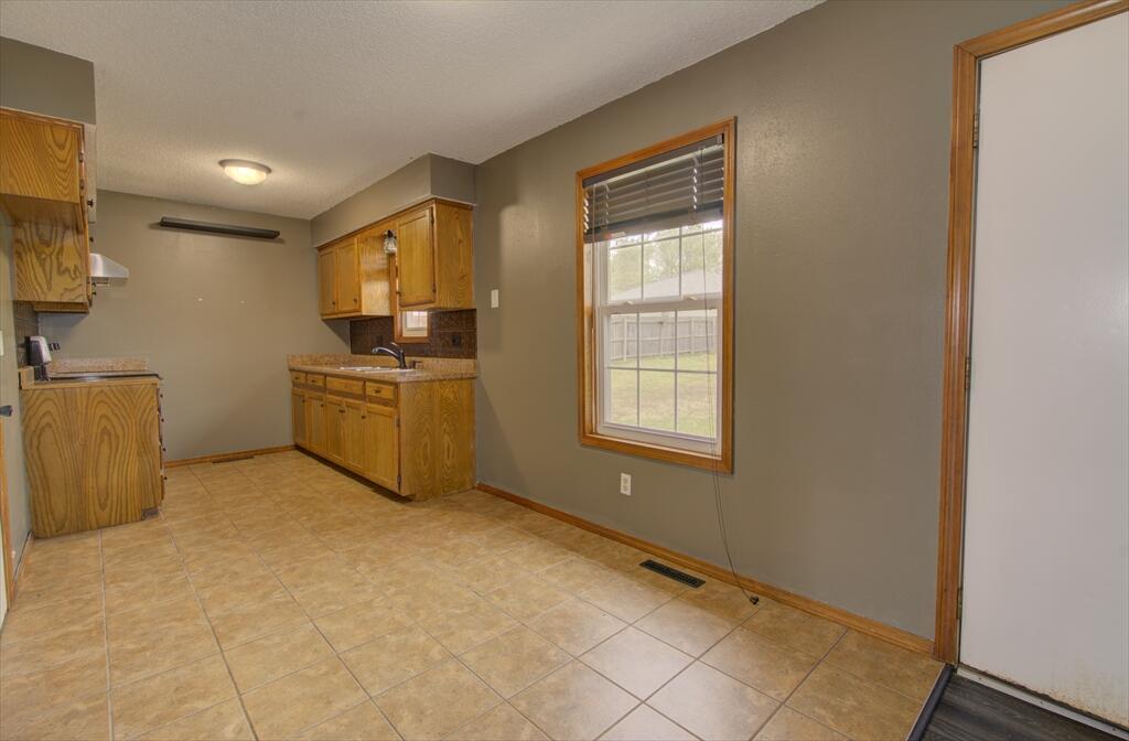 119 West New Melville Road Property Photo 6