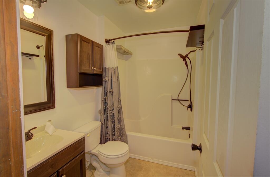 119 West New Melville Road Property Photo 10