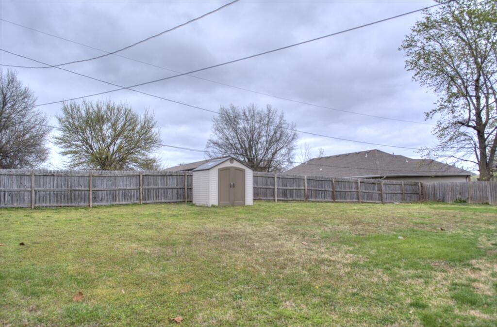 119 West New Melville Road Property Photo 11