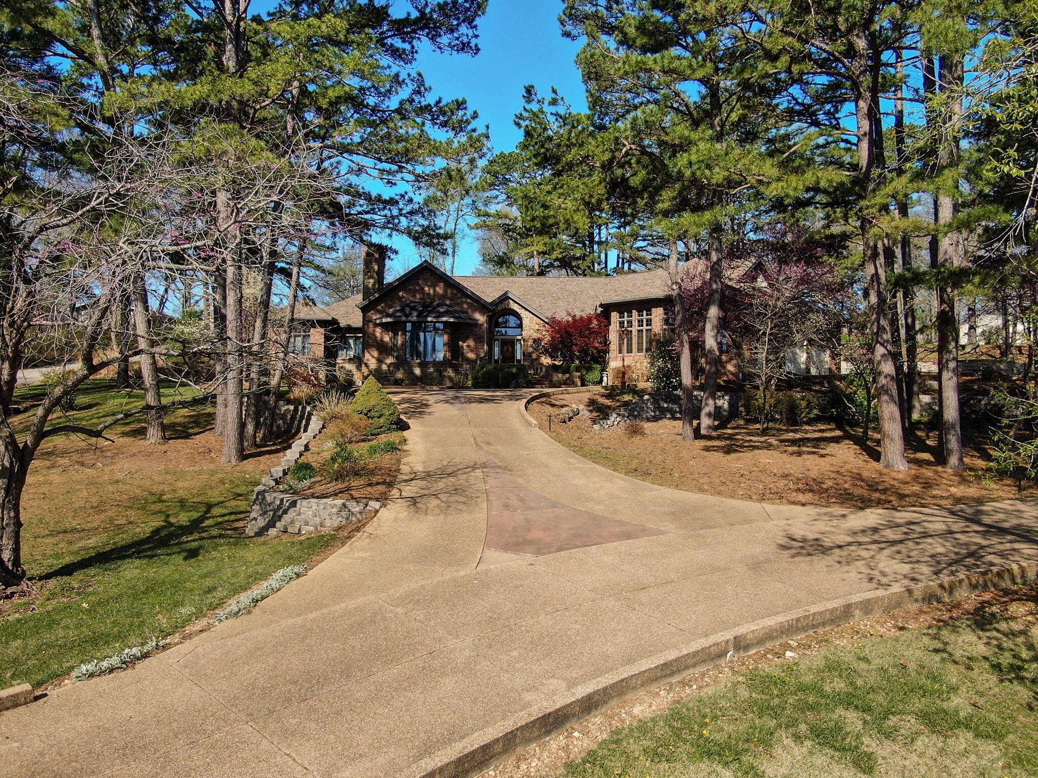 1005 Pine Avenue Property Photo 4