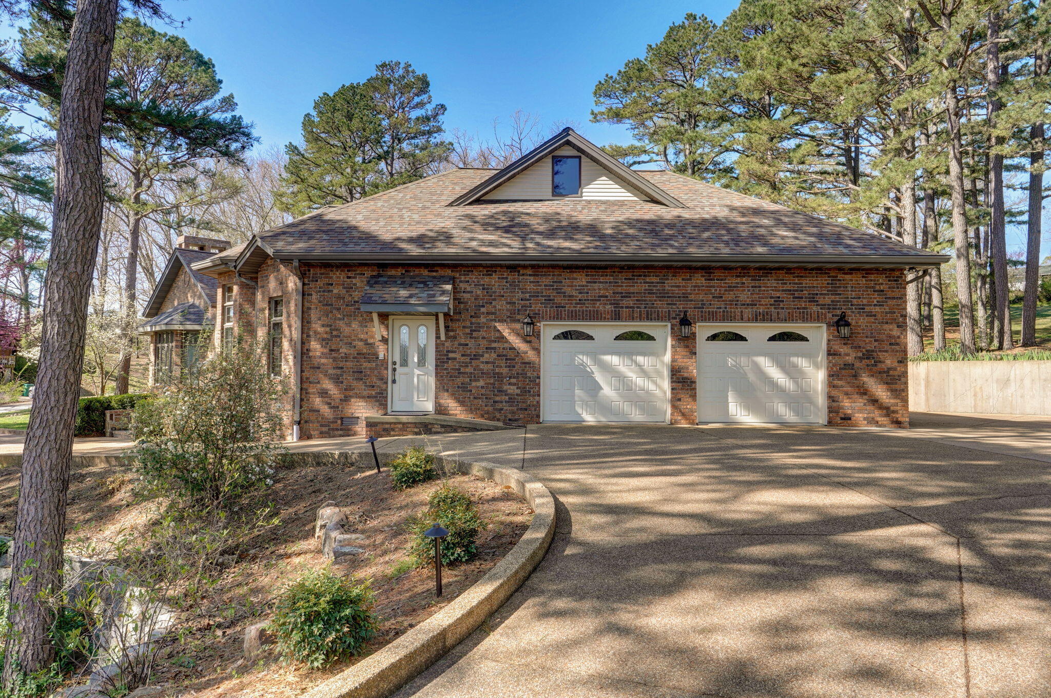 1005 Pine Avenue Property Photo 6