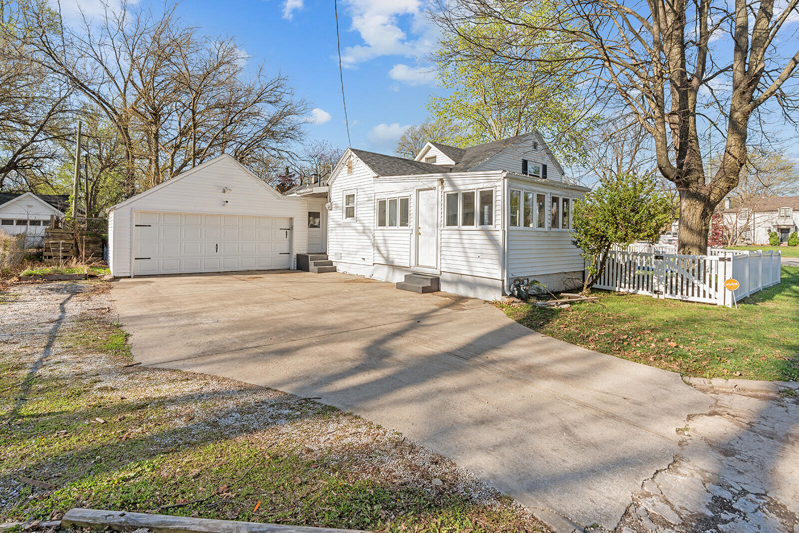 1700 South National Avenue Property Photo 5
