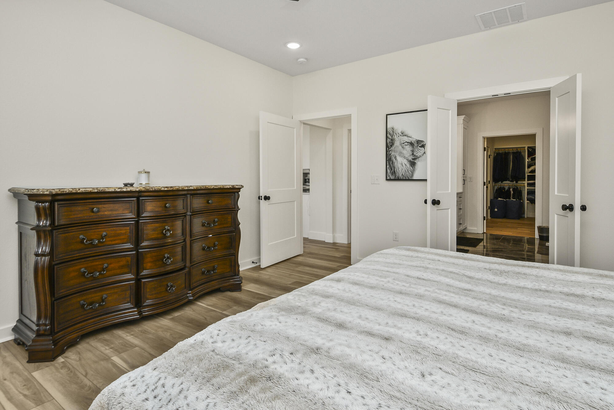 6038 South Maryland Avenue Property Photo 25