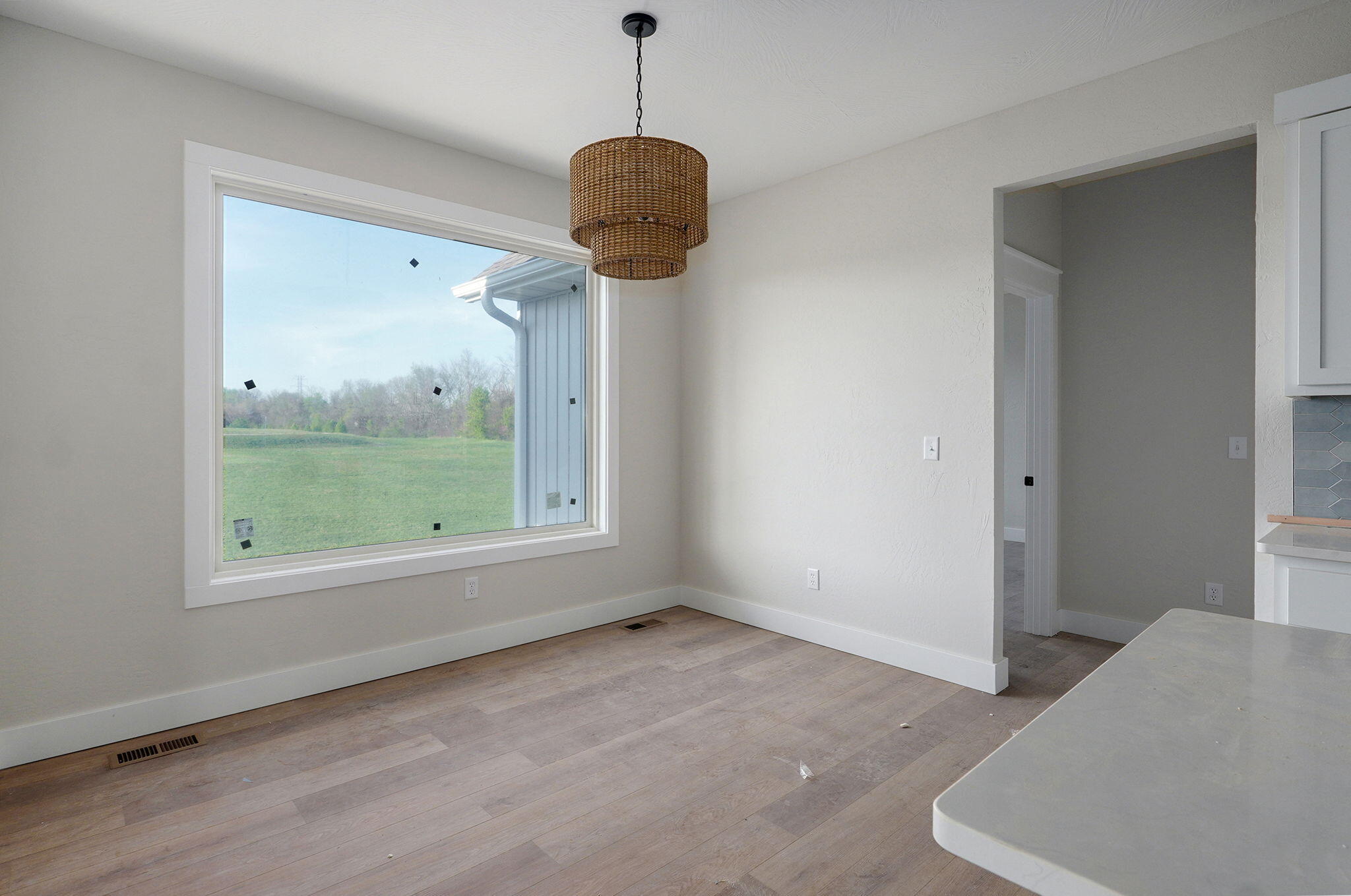 2913 West Edward Street Property Photo 6